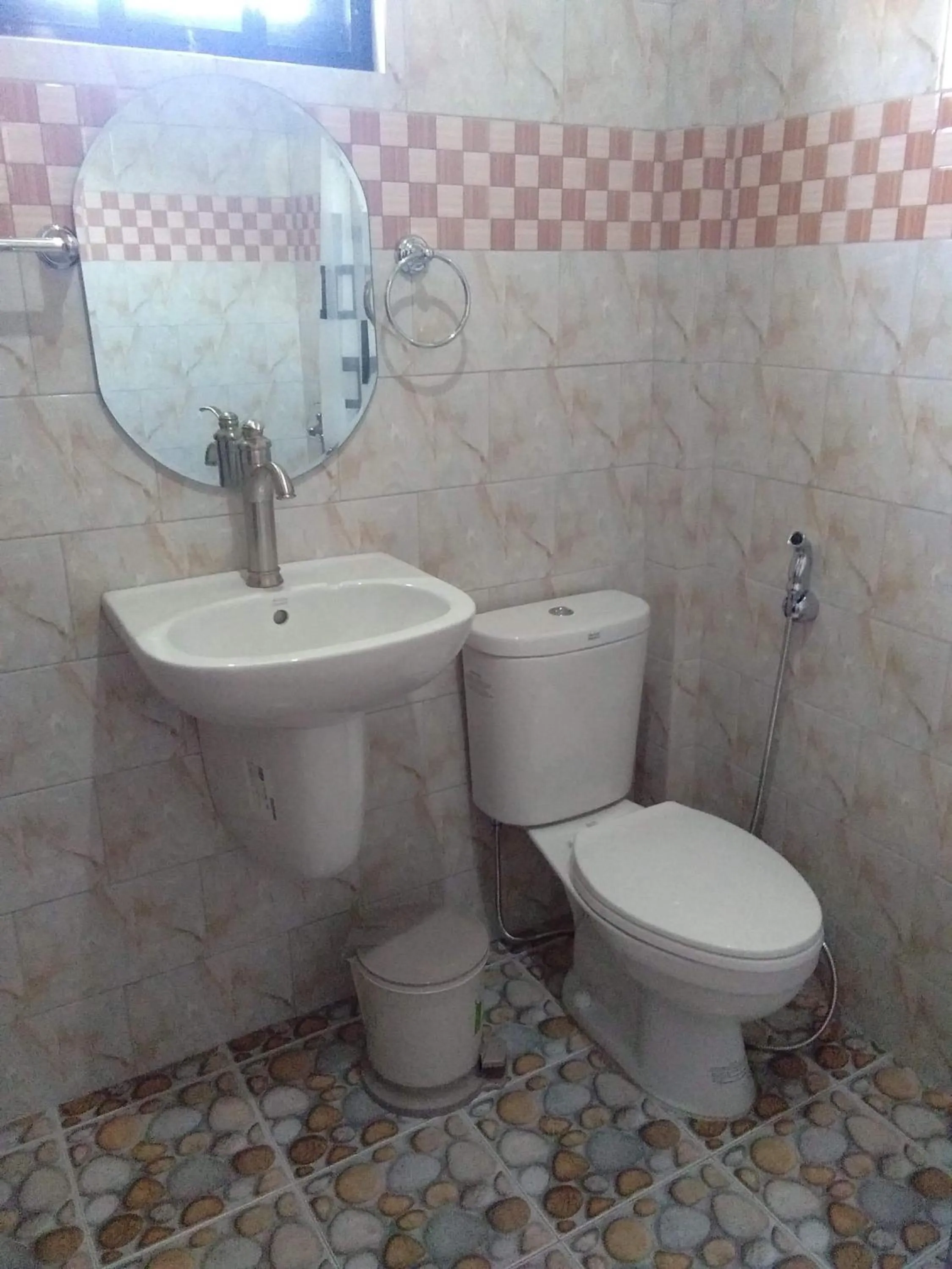 Toilet in Golden Pension House,Palawan