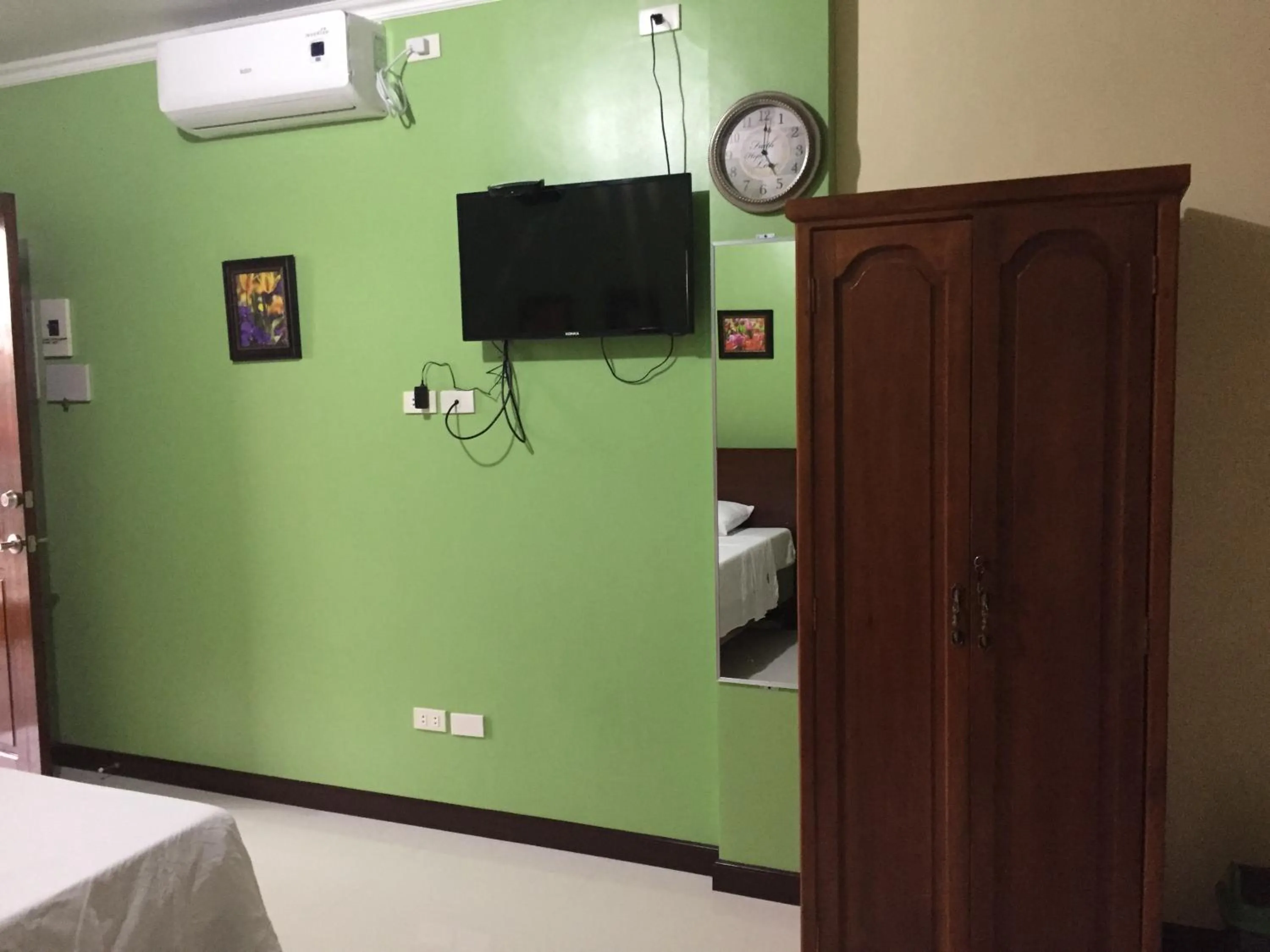TV and multimedia in Golden Pension House,Palawan