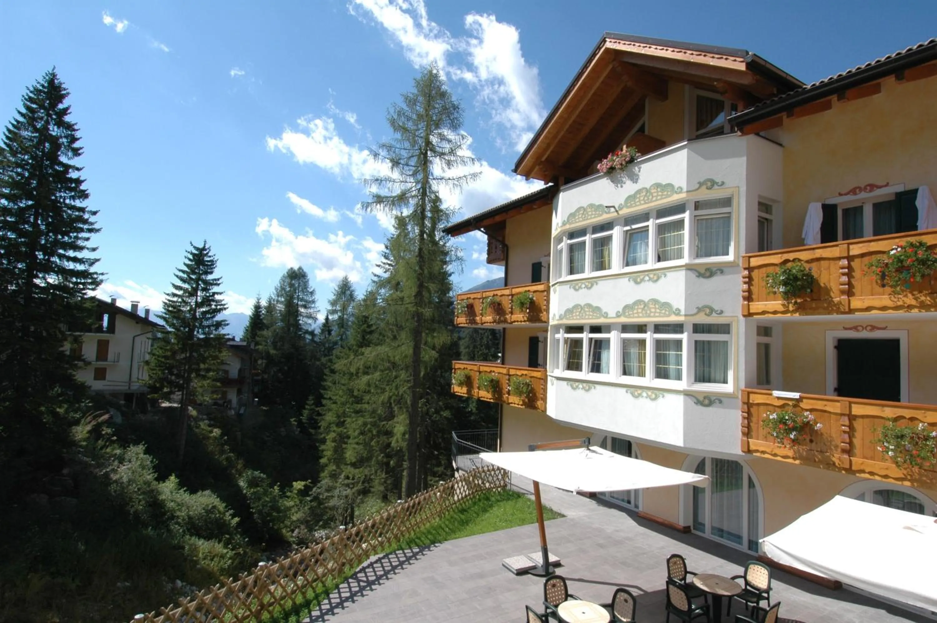 Property building in Residence Pez Gajard