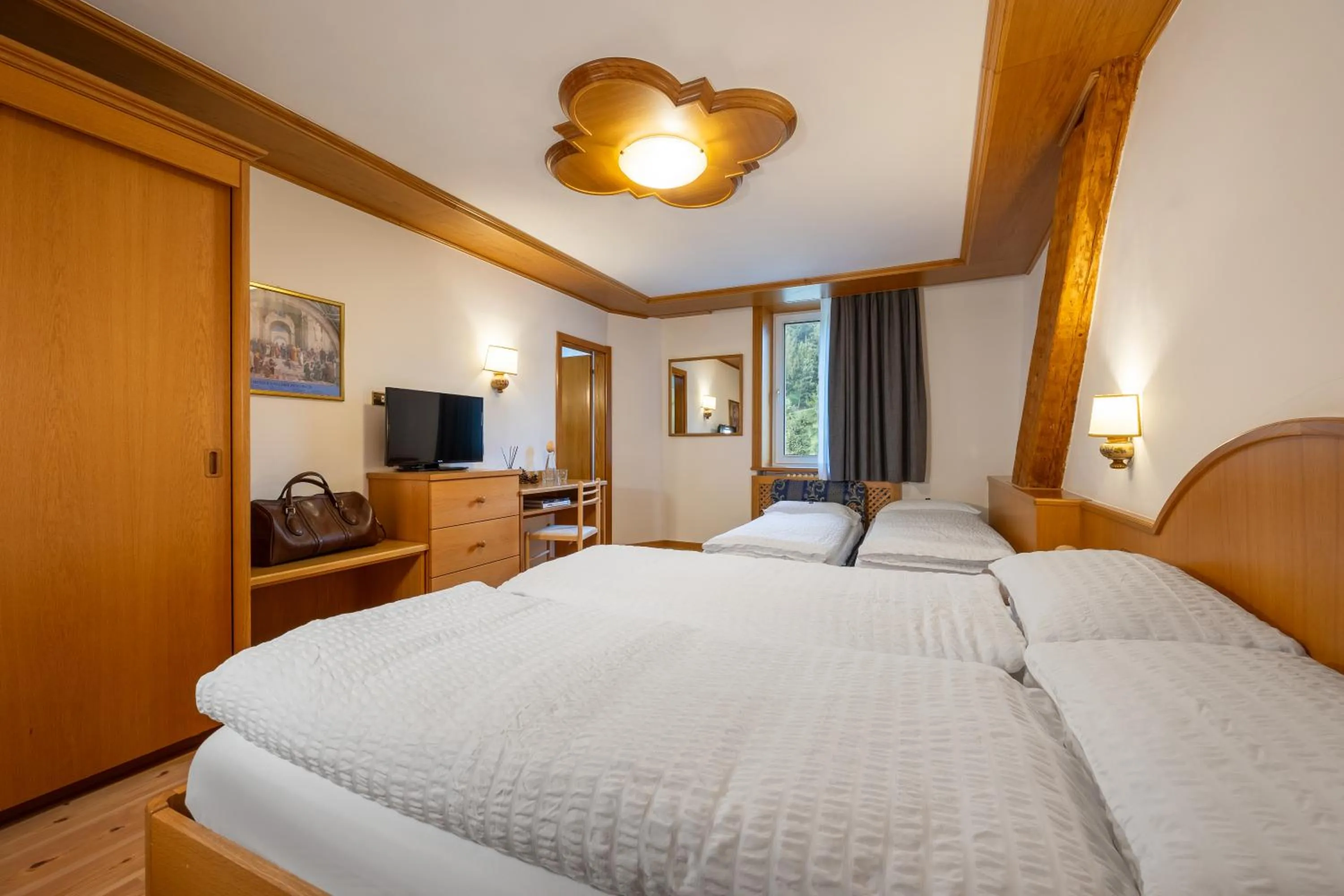 Photo of the whole room, Bed in Hotel Vioz