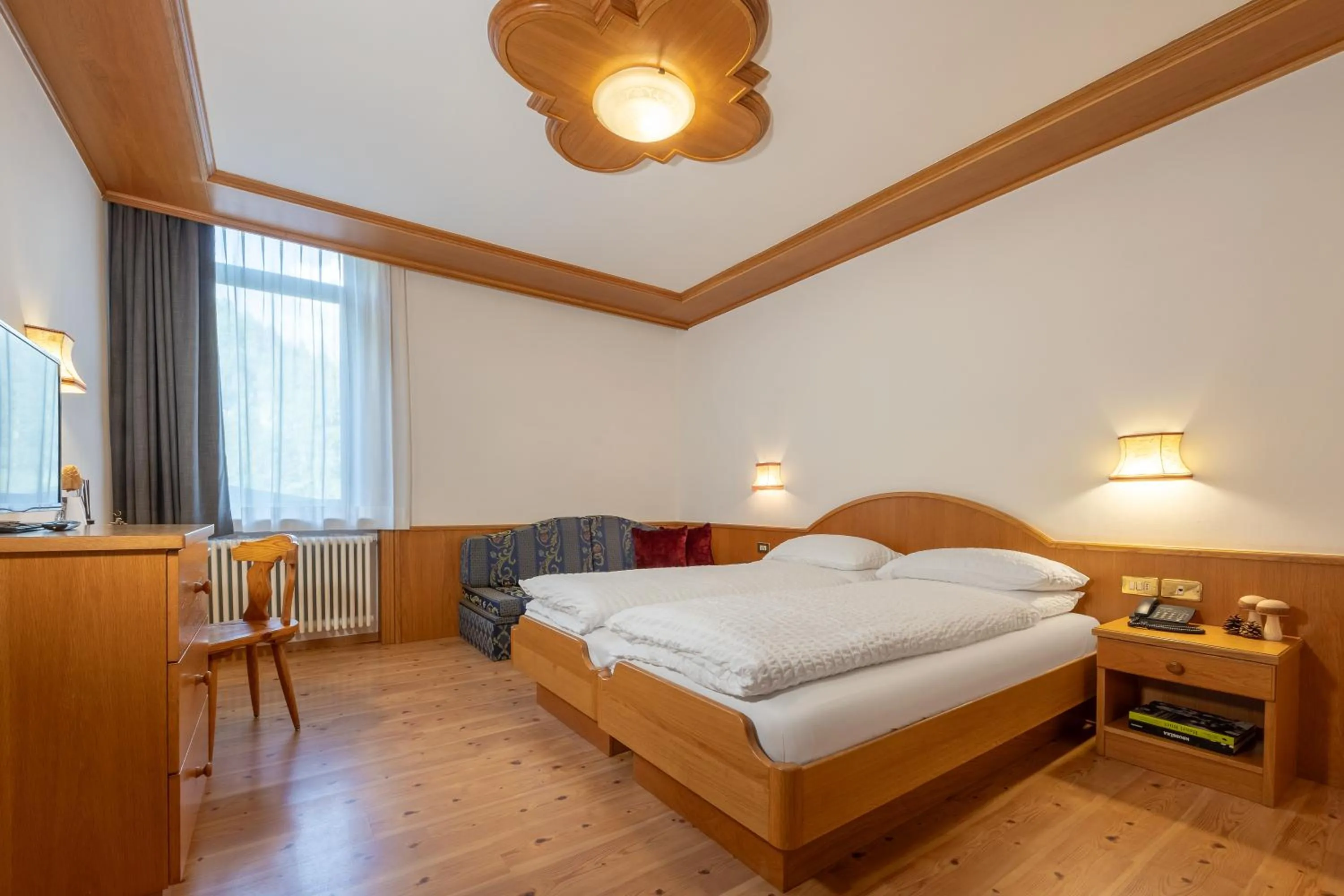 Bedroom, Bed in Hotel Vioz