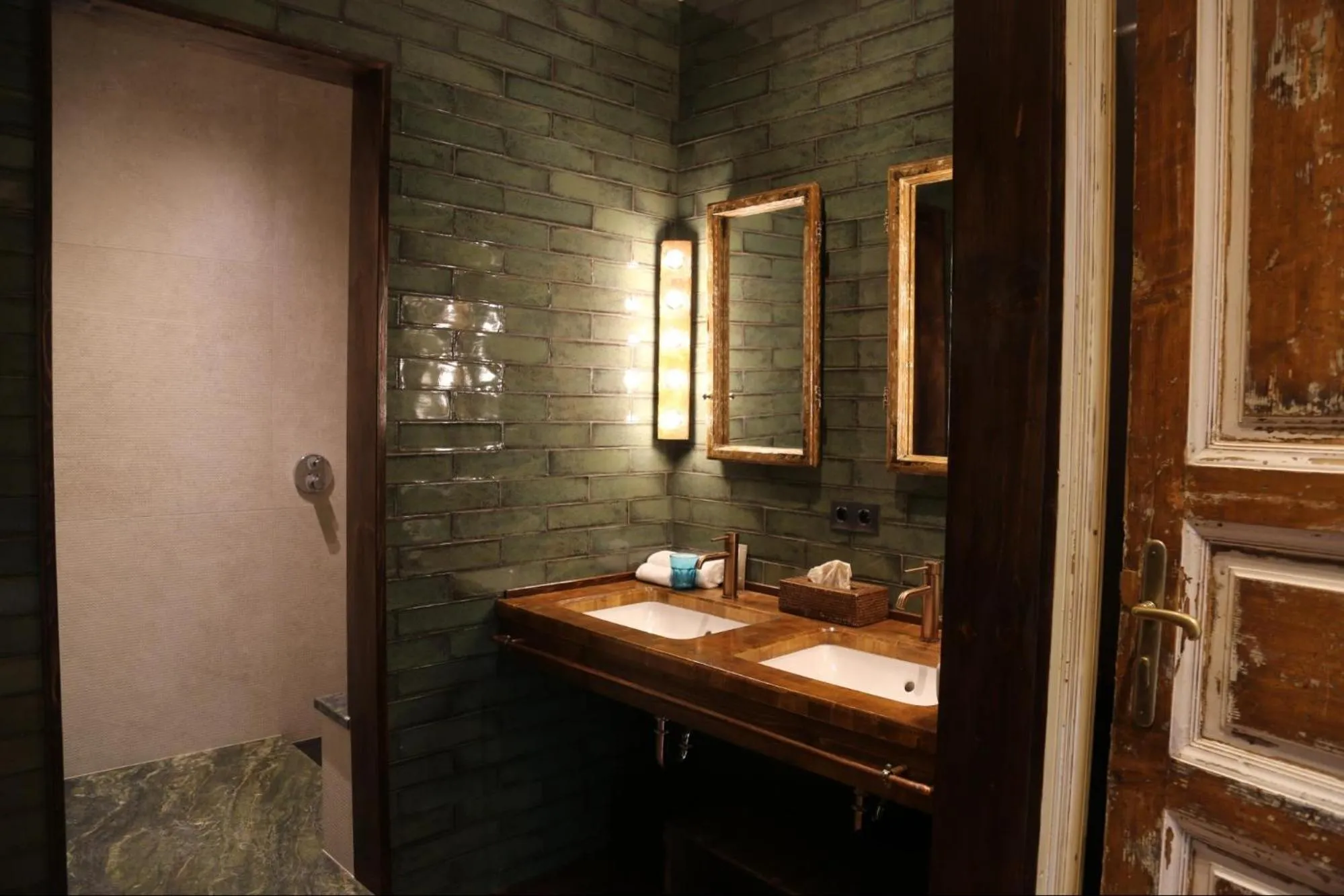 Bathroom in Brody House - boutique hotel
