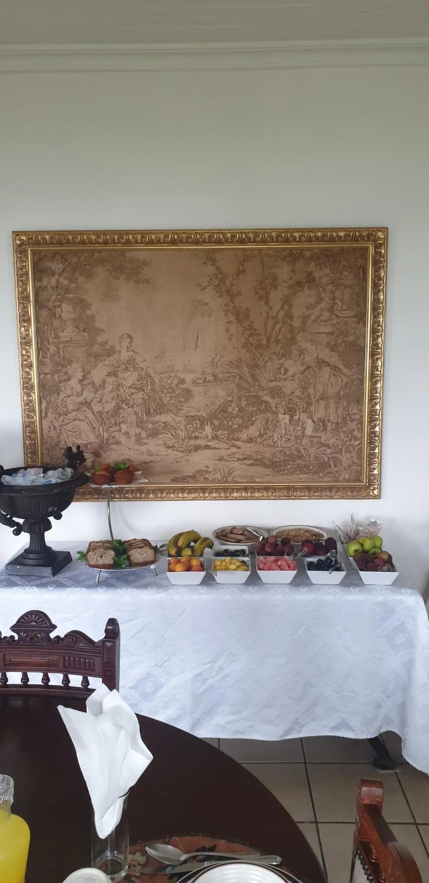 Breakfast in Sherwood's Country House