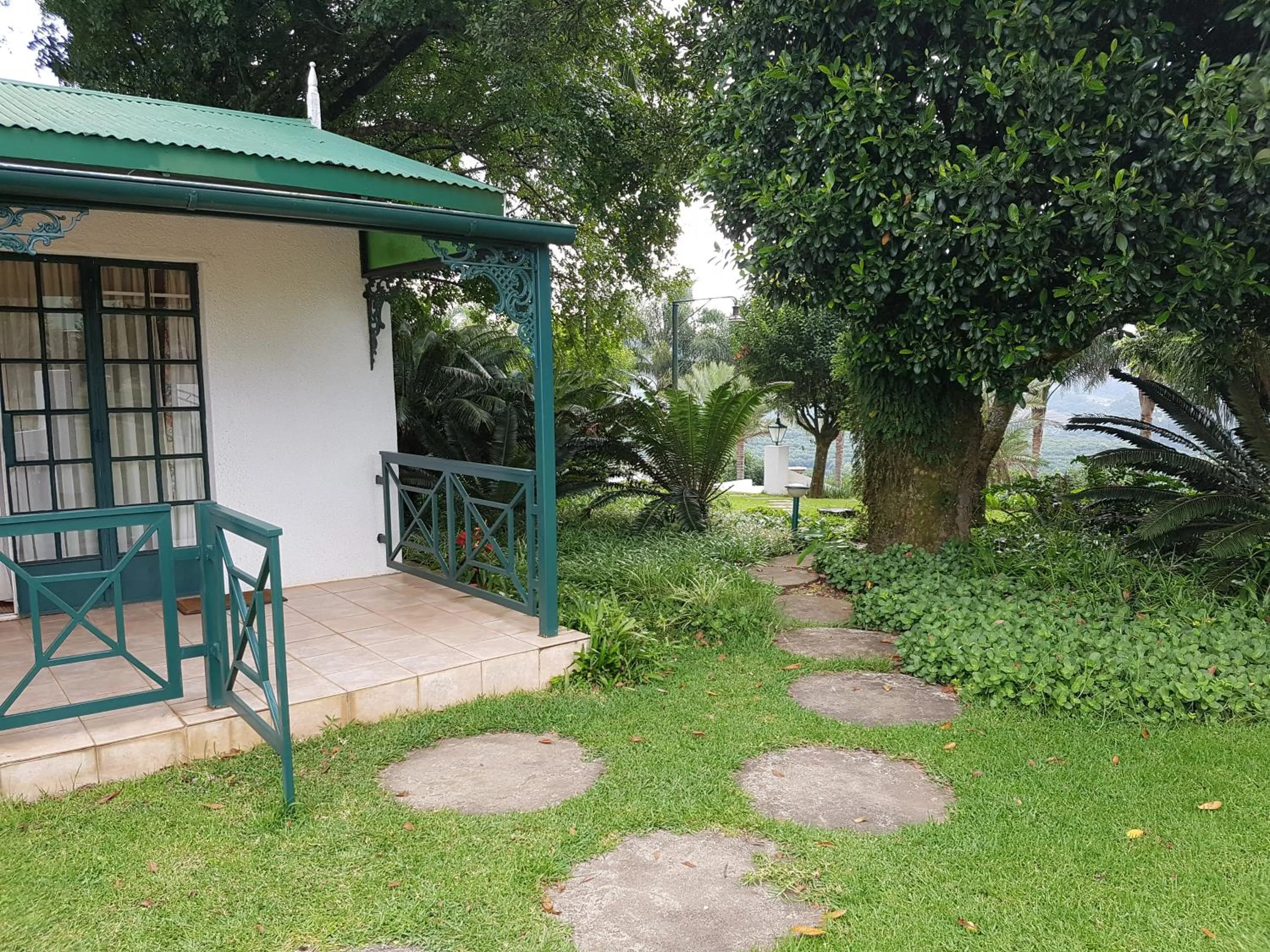 Garden view in Sherwood's Country House