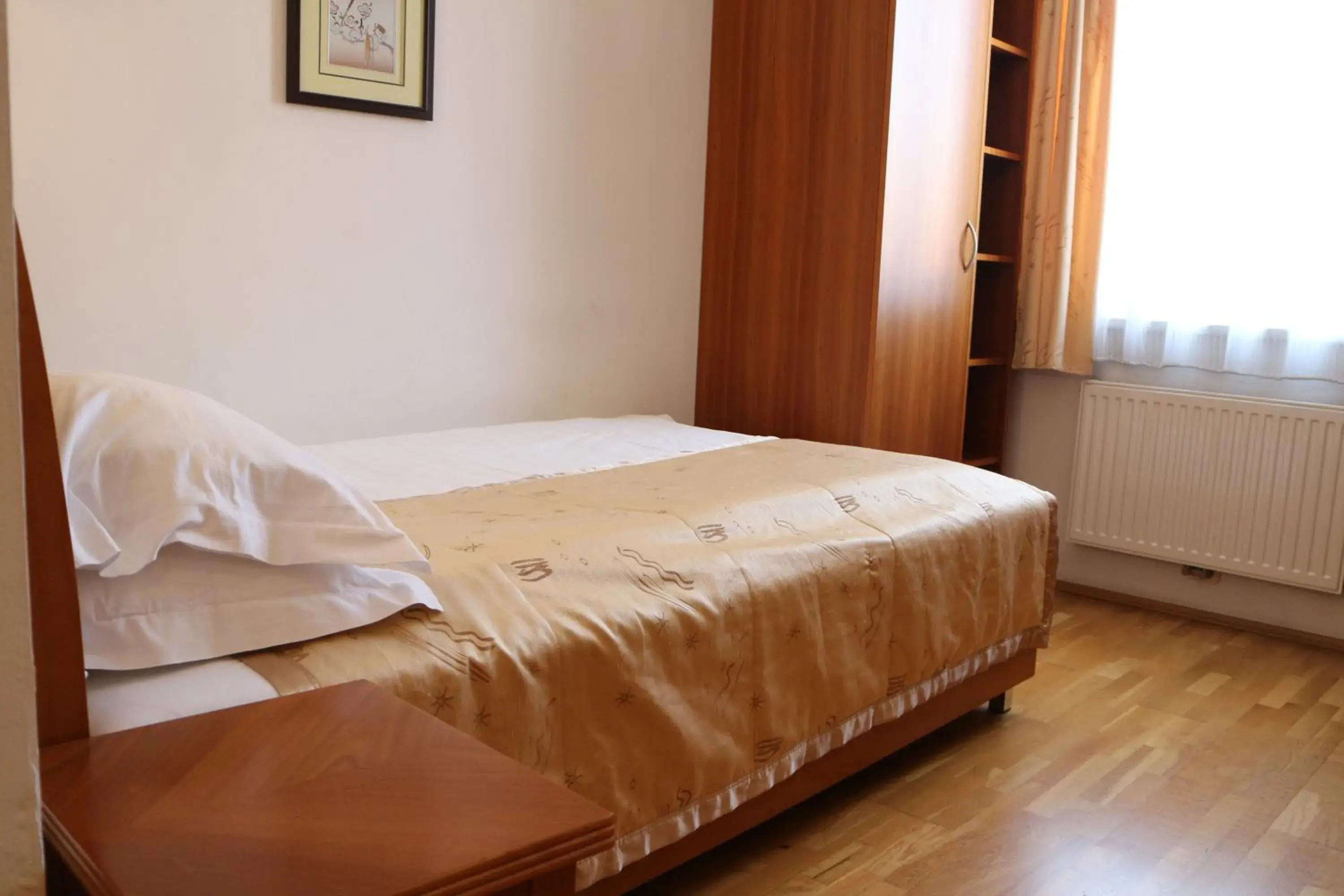 Single Room in Hotel Wasserpalast - breakfast for free!!! Single Room in Hotel Wasserpalast - breakfast for free!!!