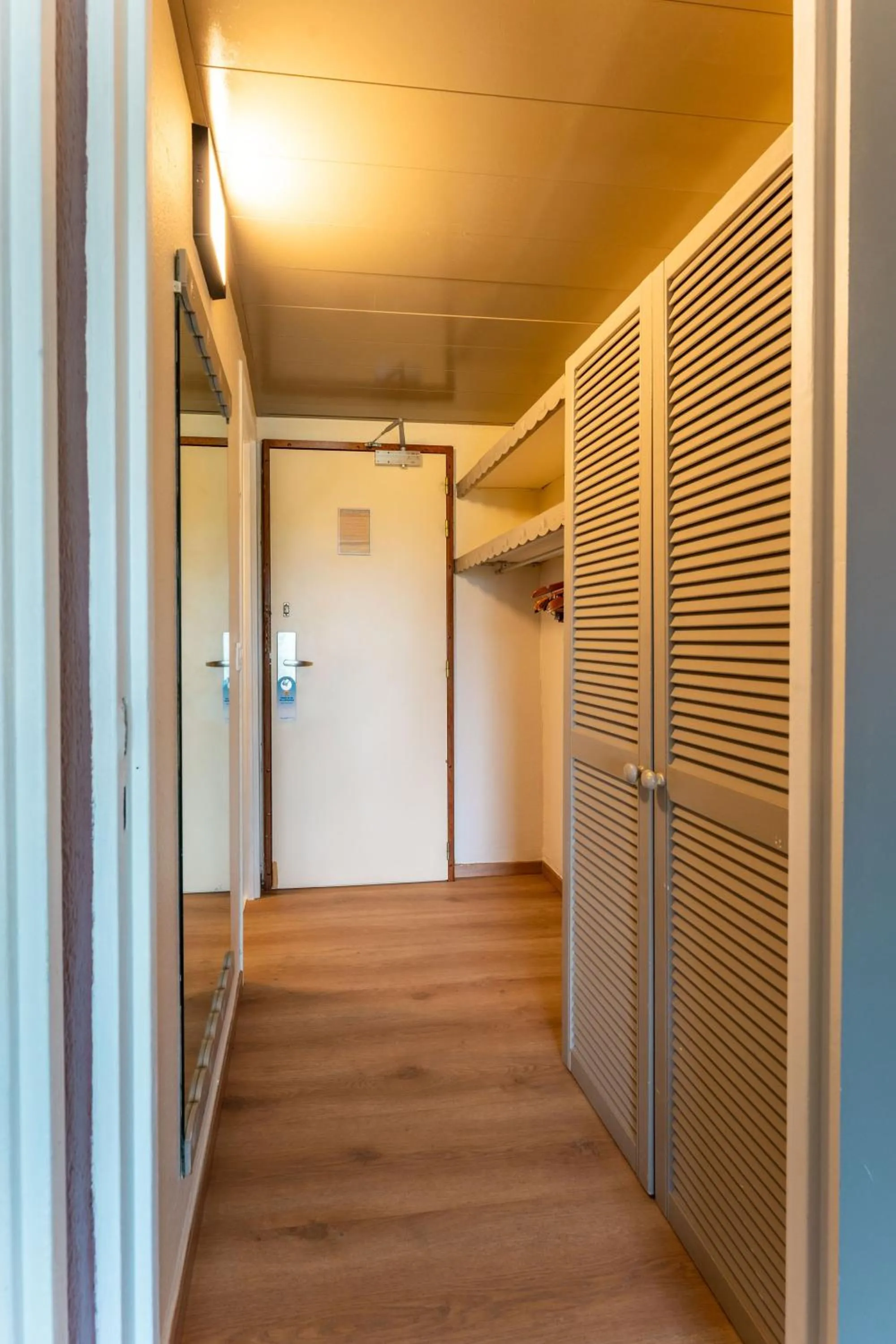 wardrobe in Hotel Fleur d'Epee