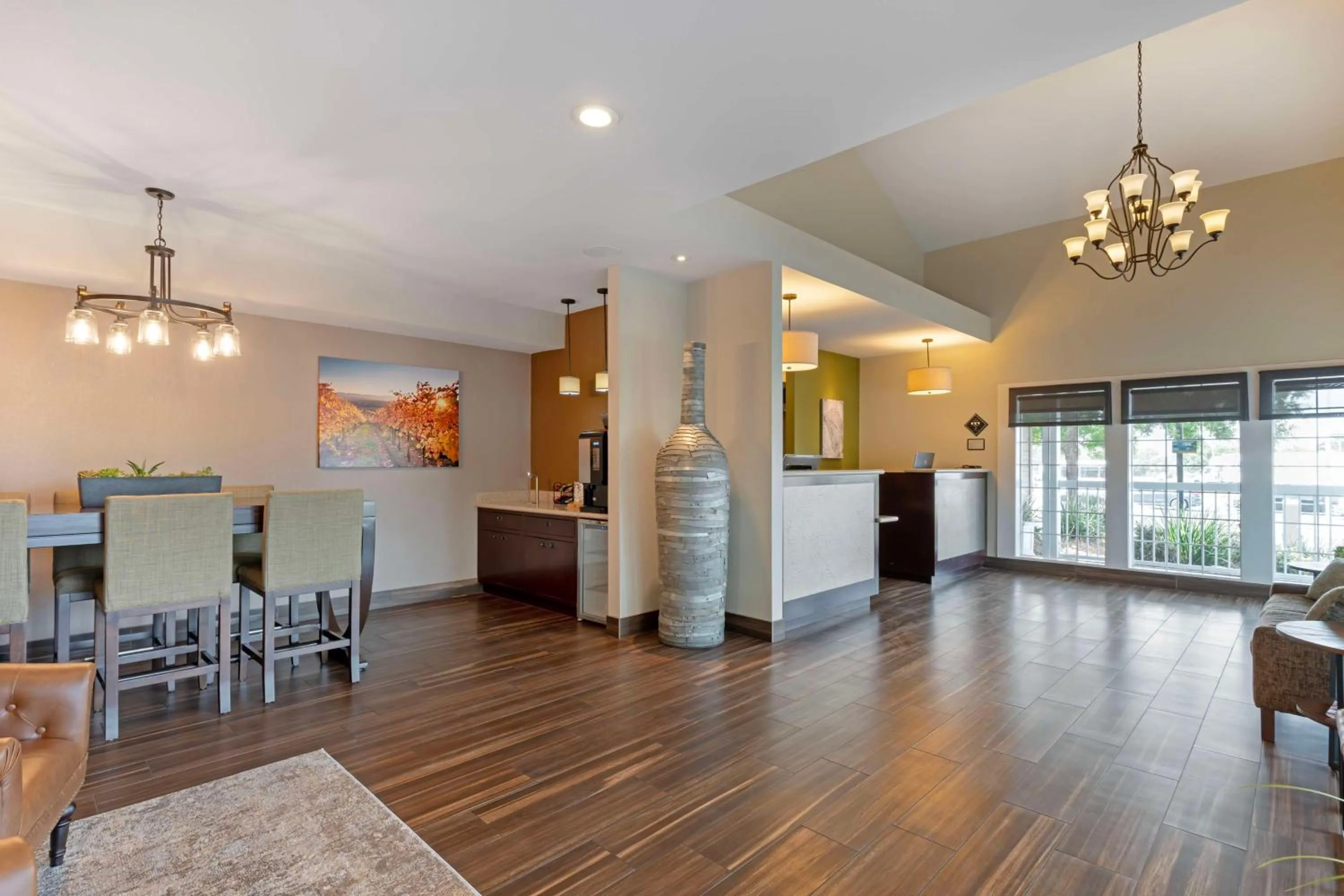 Lobby or reception in Best Western Plus Inn at the Vines