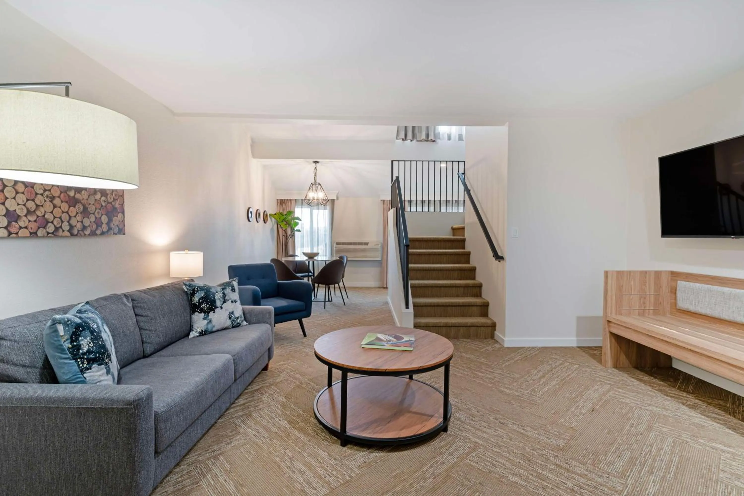 Photo of the whole room in Best Western Plus Inn at the Vines