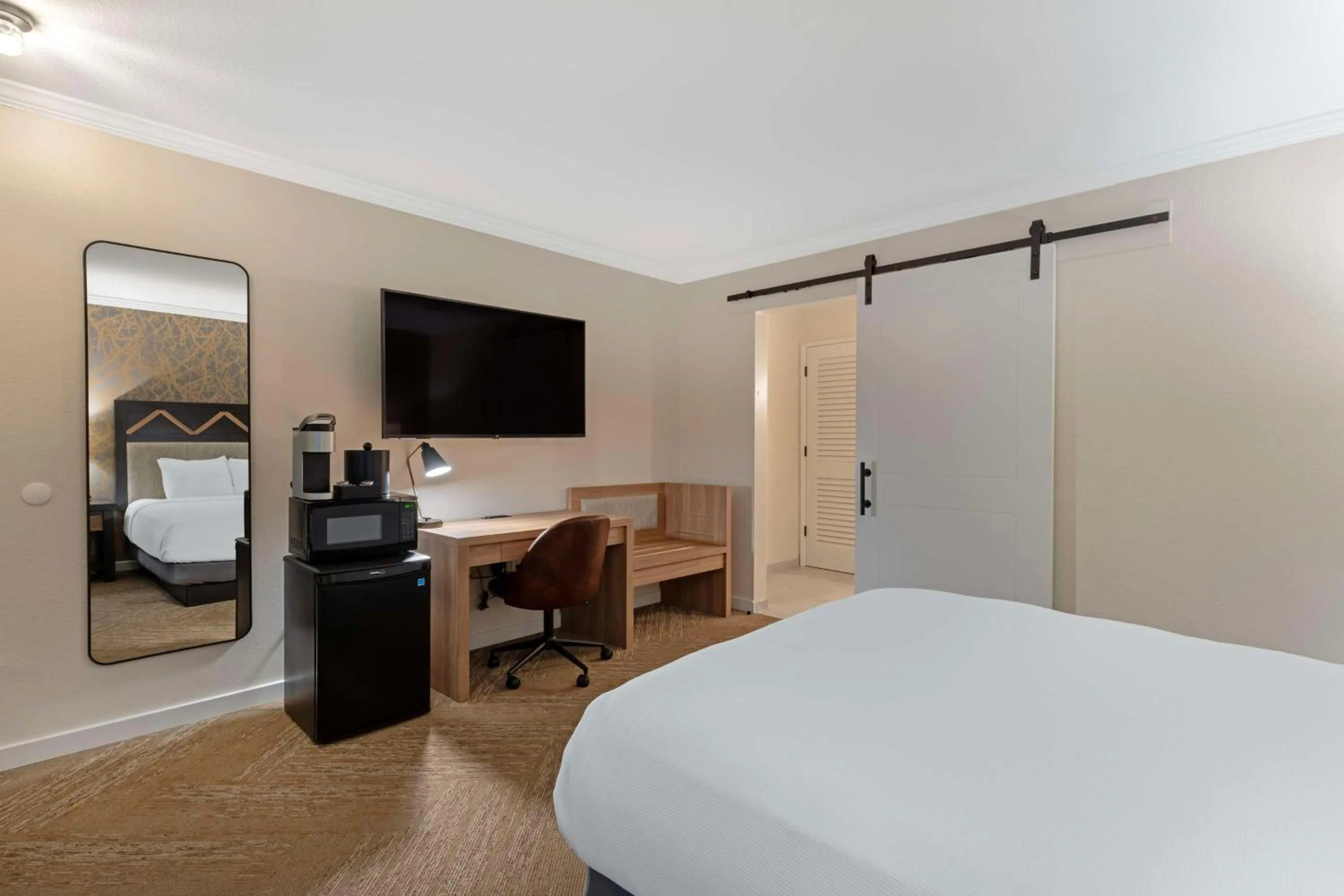 Bedroom, Bed in Best Western Plus Inn at the Vines