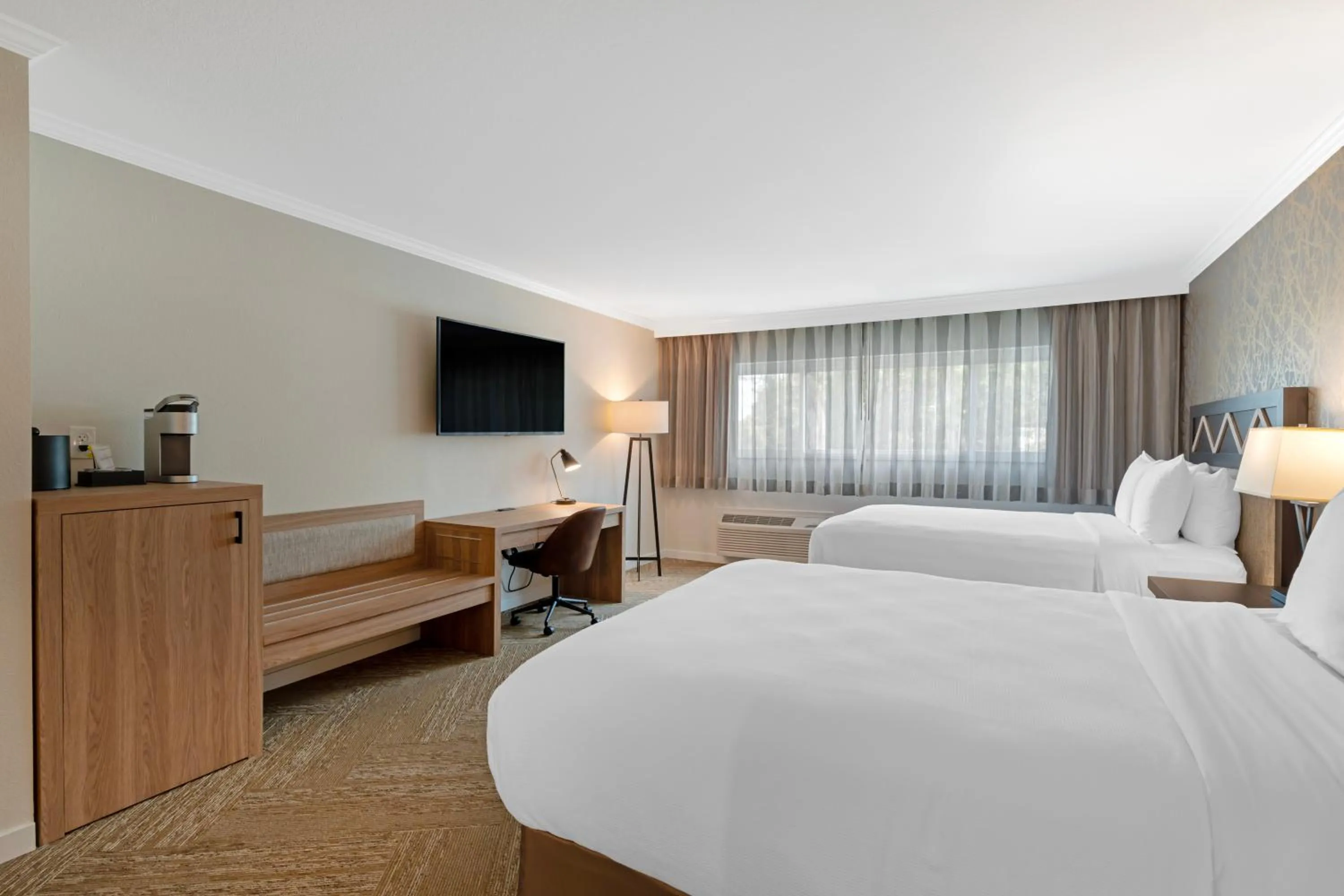 Bedroom, Bed in Best Western Plus Inn at the Vines