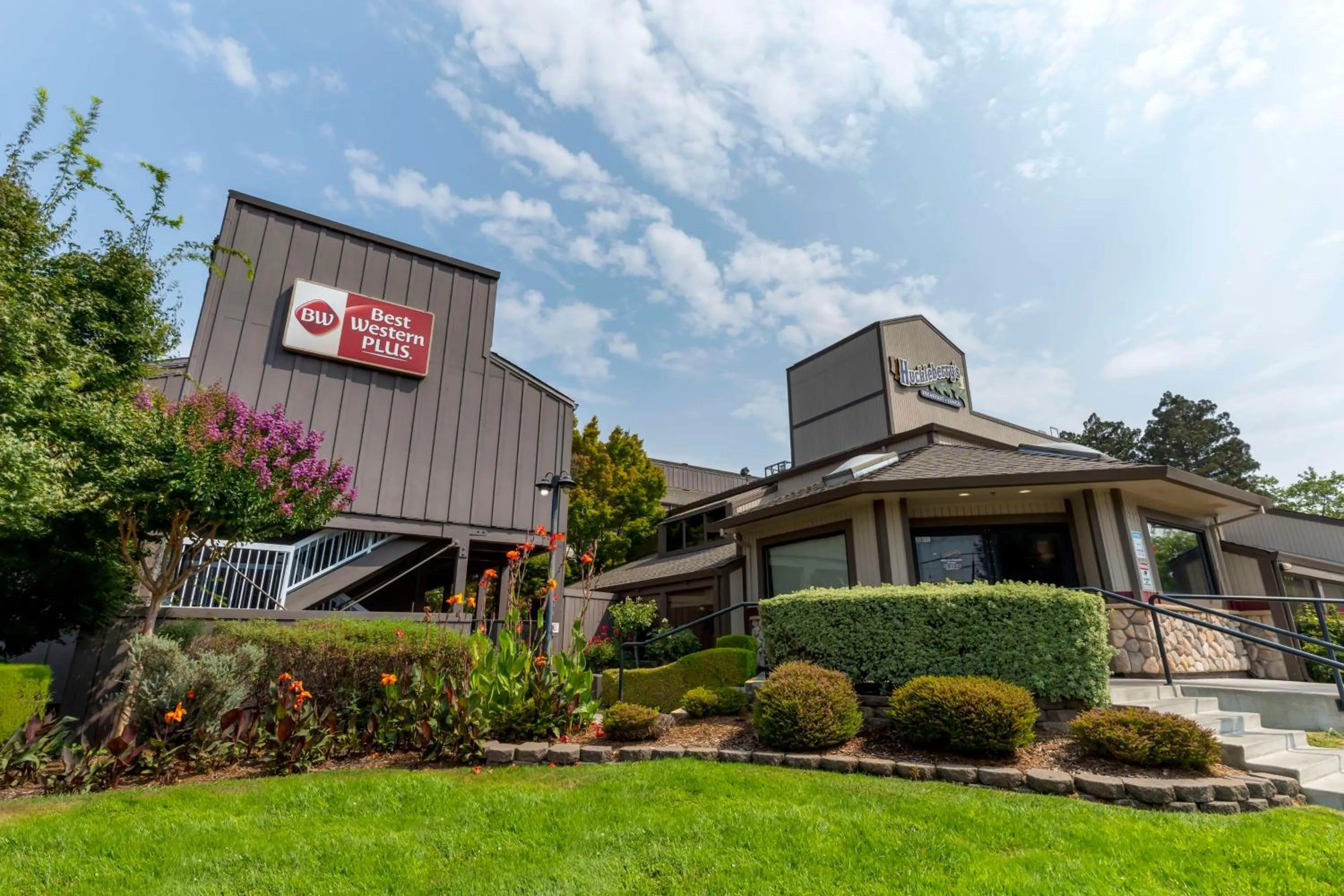 Property building in Best Western Plus Inn at the Vines