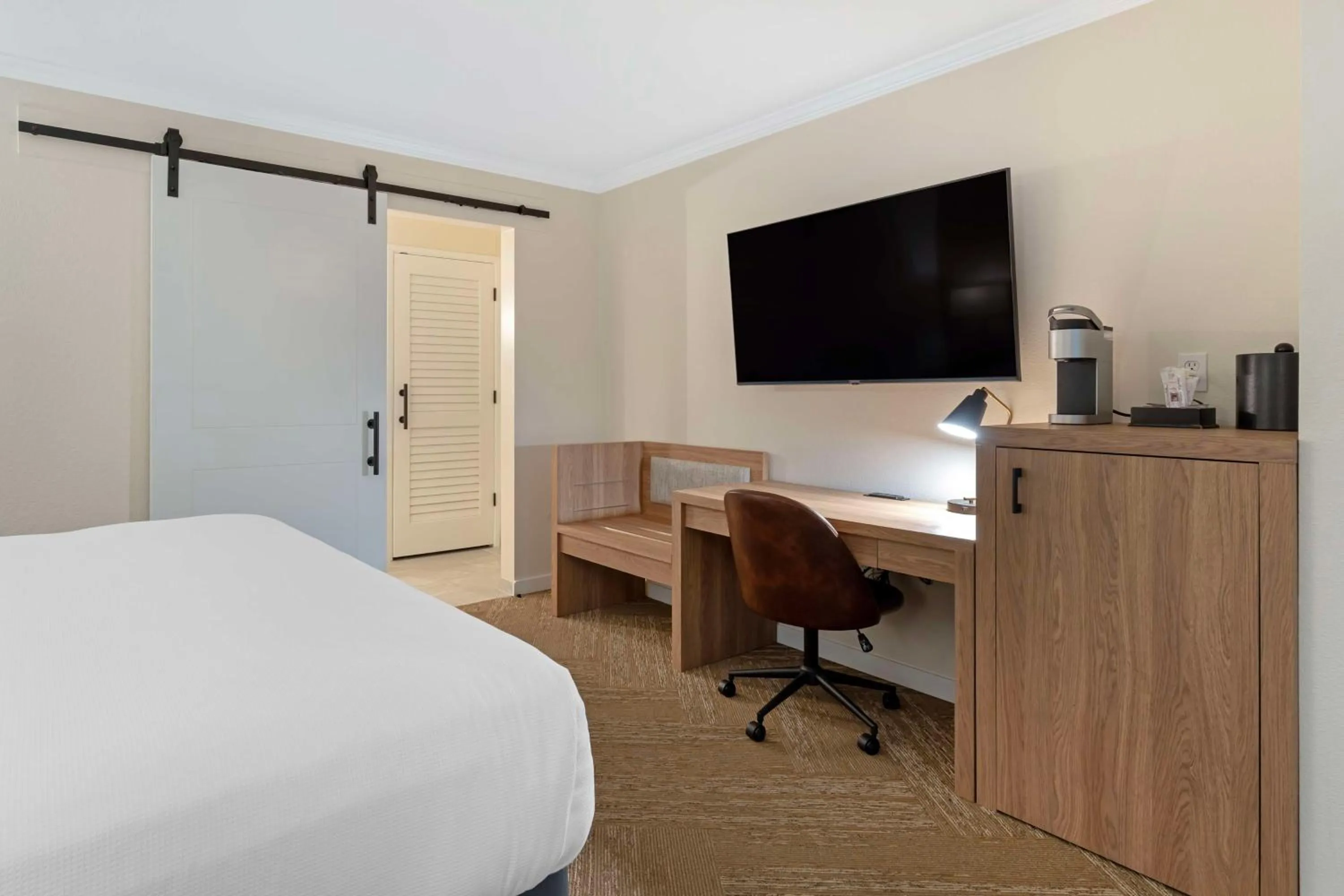 Bedroom, Bed in Best Western Plus Inn at the Vines