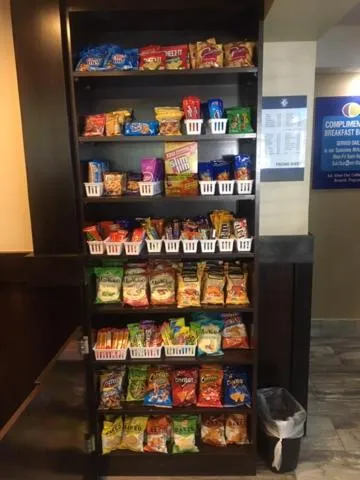 On-site shops in Boarders Inn & Suites by Cobblestone Hotels - Grand Island