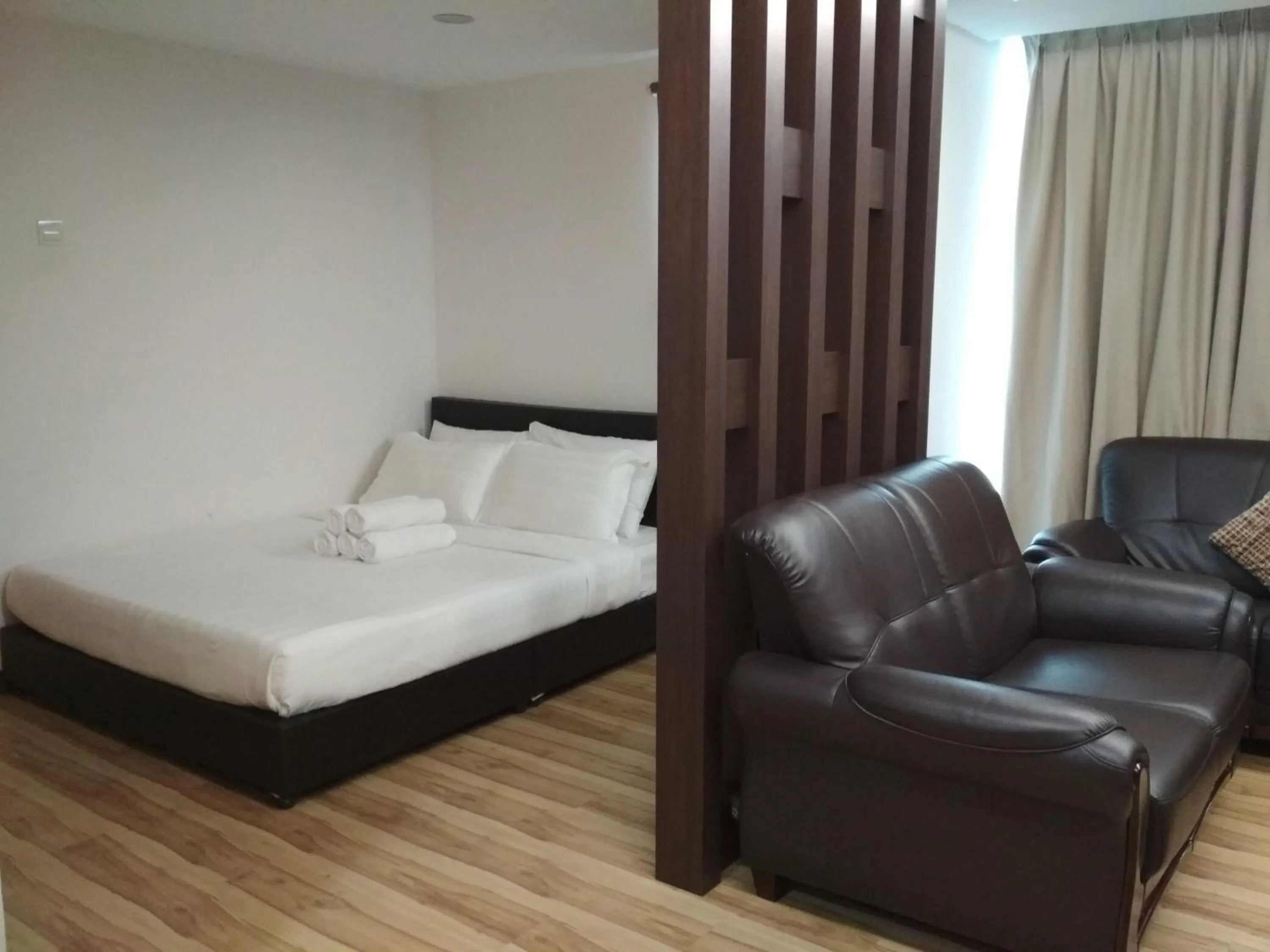 Bed in Classy Studio Apartment (KBCP)