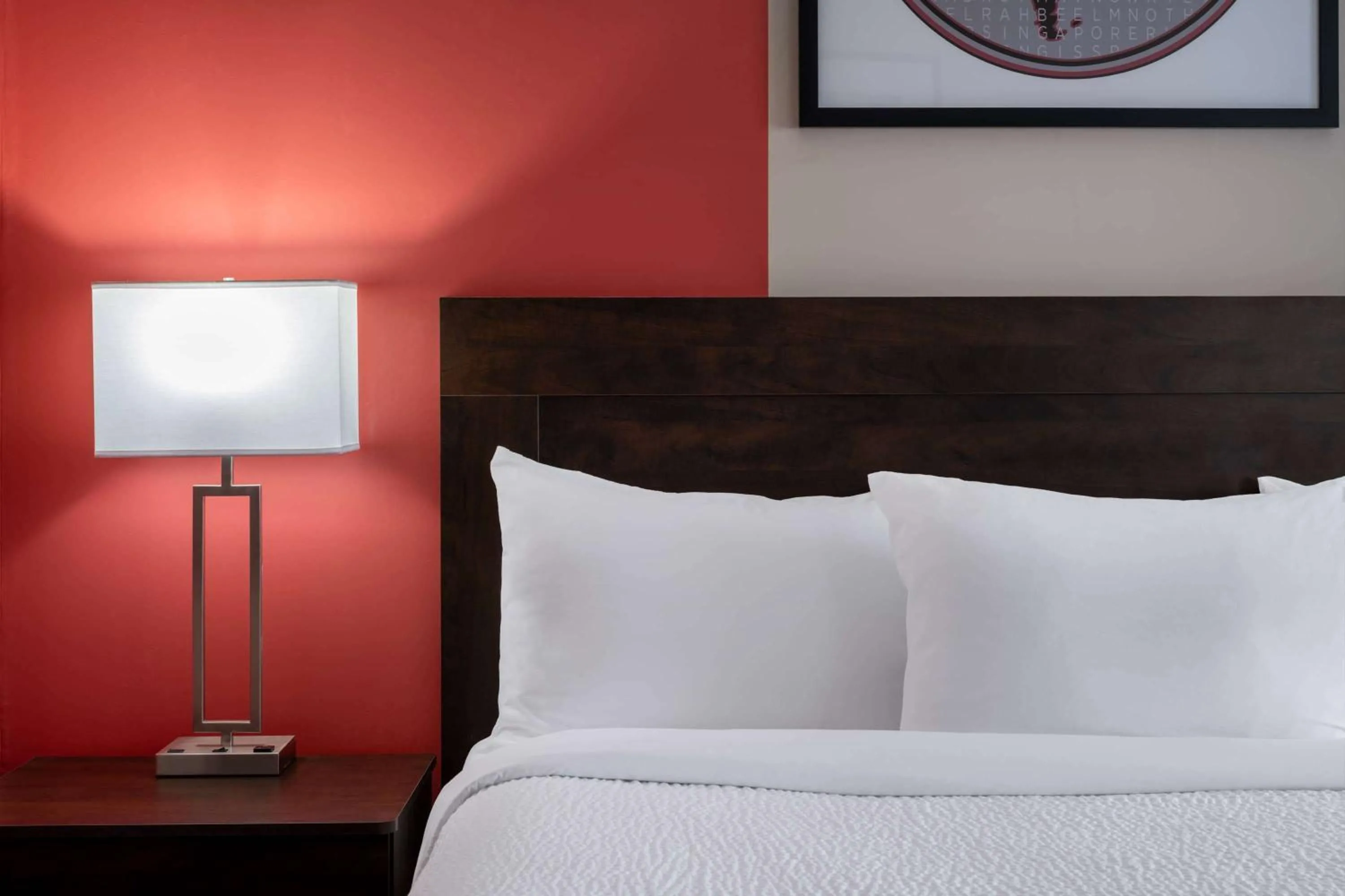 Photo of the whole room, Bed in Ramada by Wyndham Thunder Bay Airlane Hotel