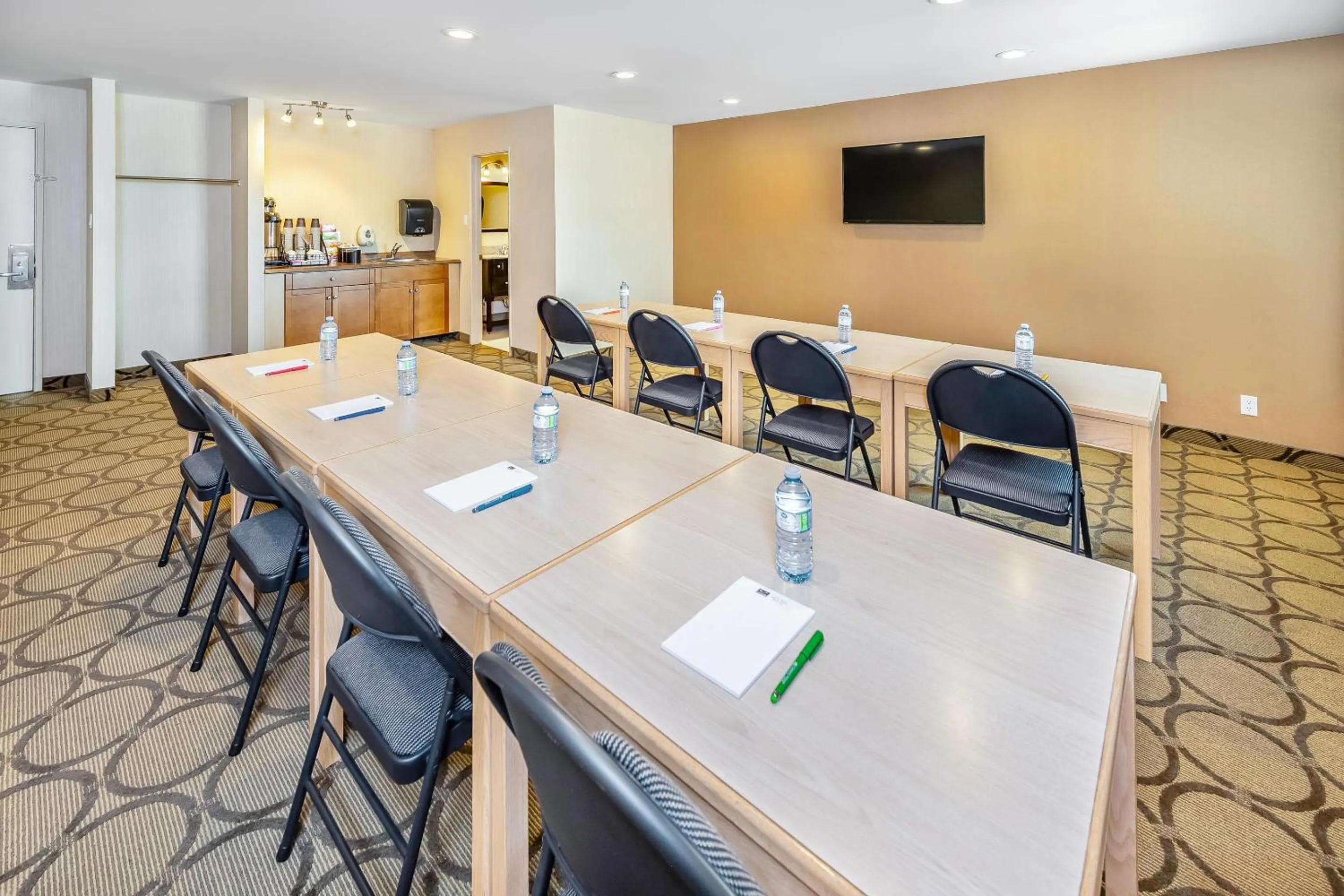 Meeting/conference room in Econo Lodge