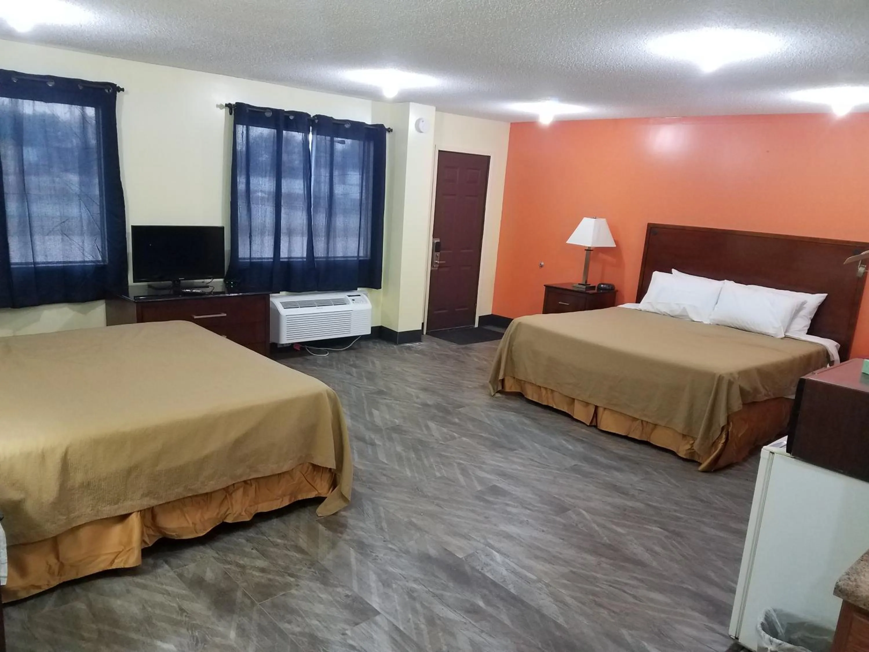 Bed in Western Inn South