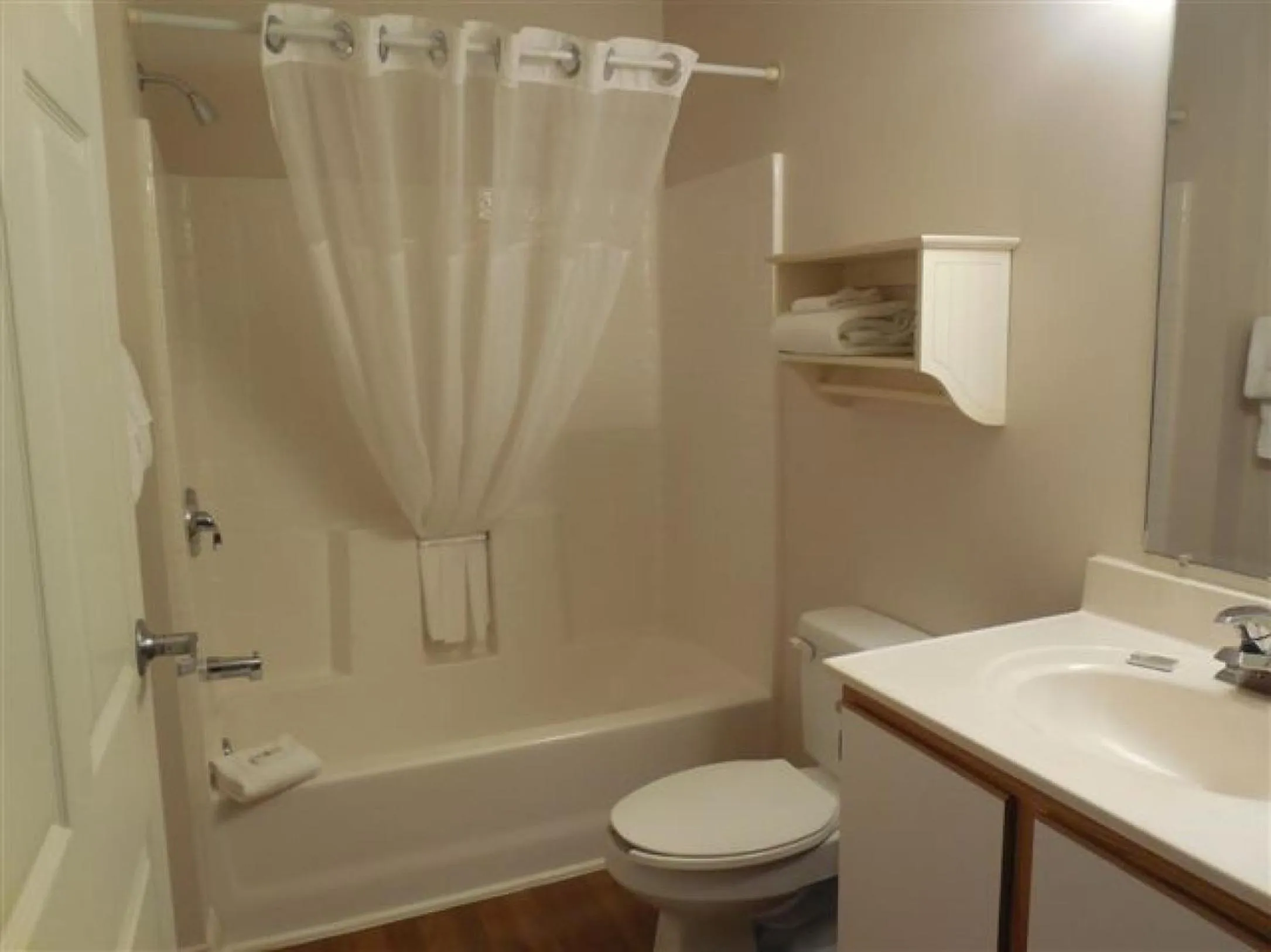 Bathroom in Affordable Suites Sumter