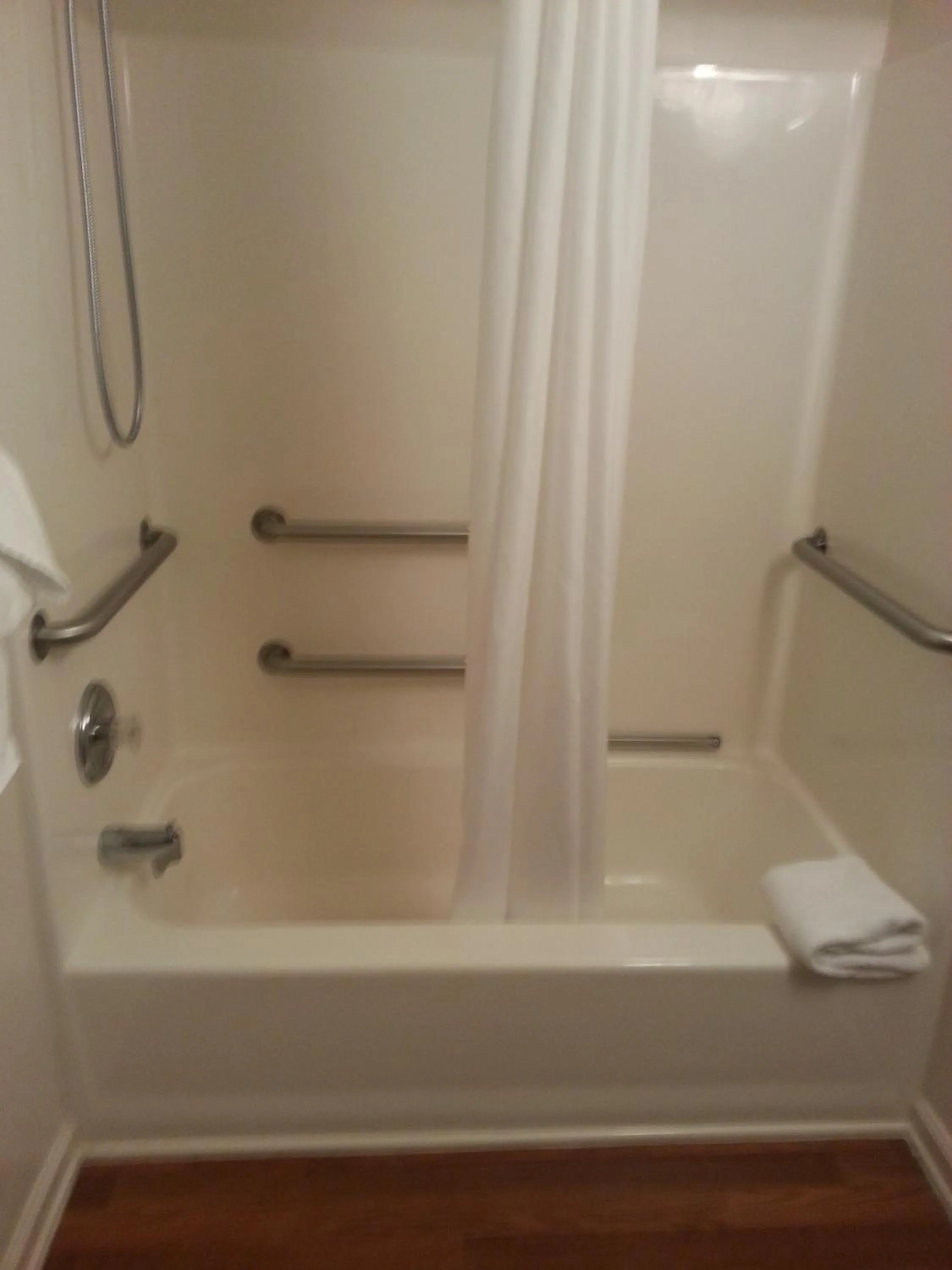 Bathroom in Affordable Suites Florence