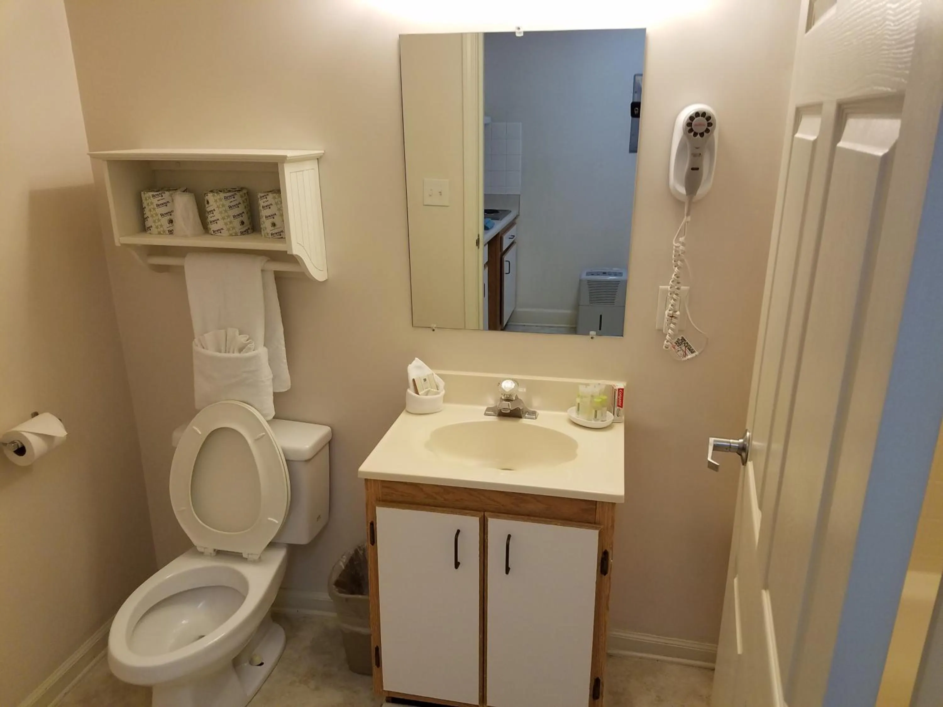 Bathroom in Affordable Suites Florence