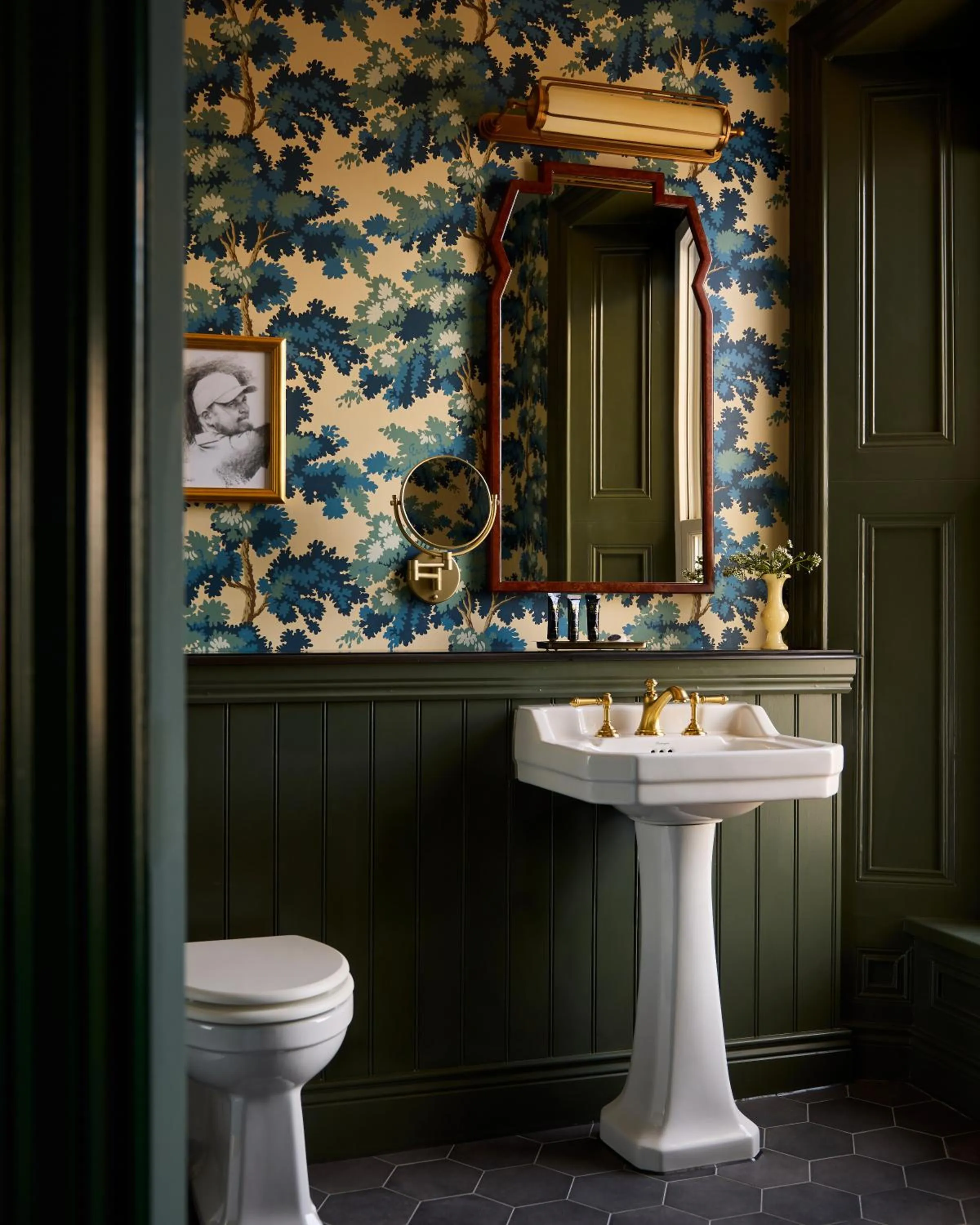 Toilet in Portrush Adelphi