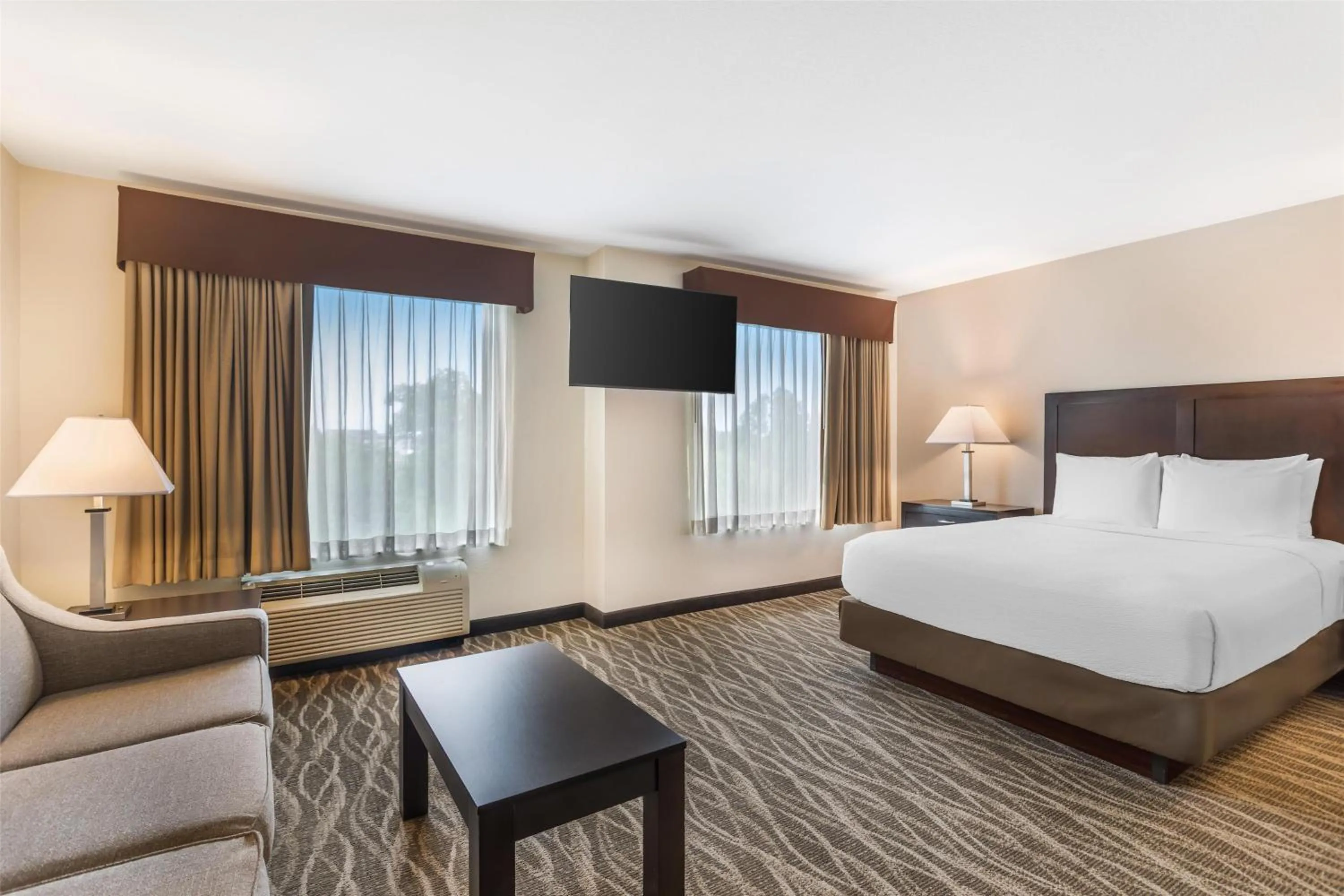 Bedroom, Bed in Best Western Plus Valdosta Hotel & Suites