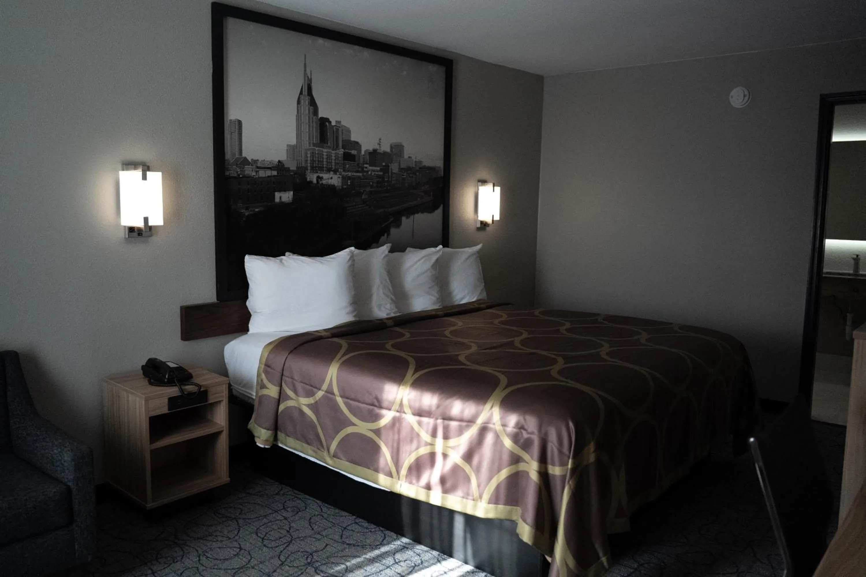 Bed in Super 8 by Wyndham Antioch/Nashville South East