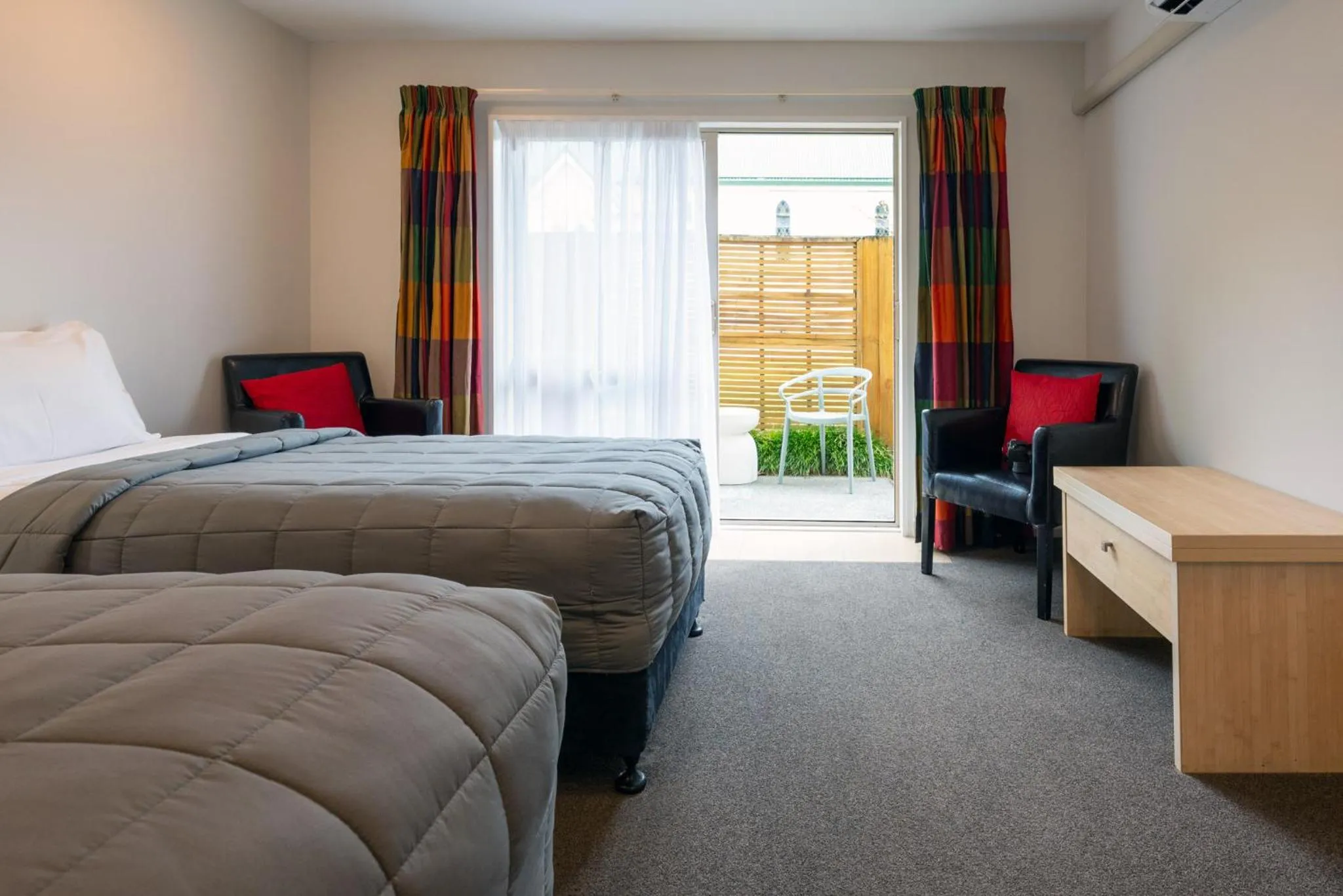 Patio, Bed in Tussock Peak Lodge