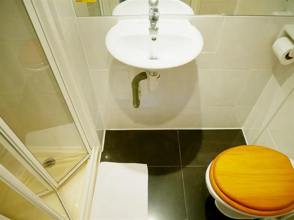 Bathroom in The Gresham Hotel