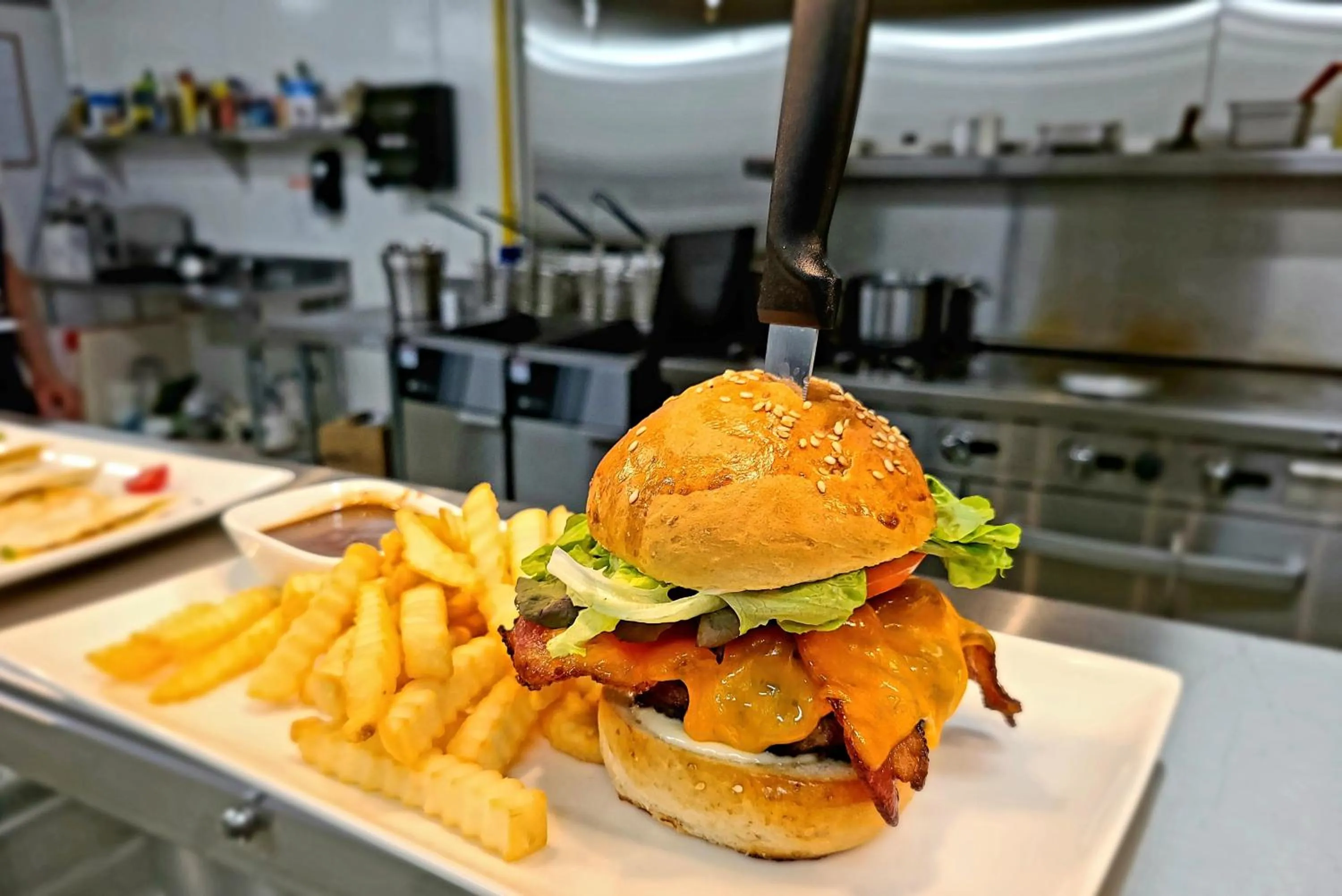 Restaurant/places to eat in Executive House Suites Hotel & Conference Centre