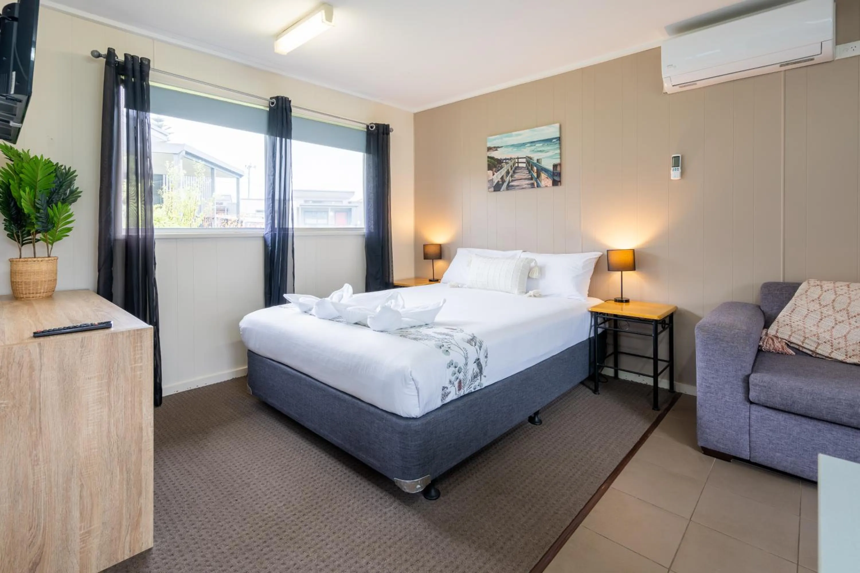 Bed in Tasman Holiday Parks - Albany