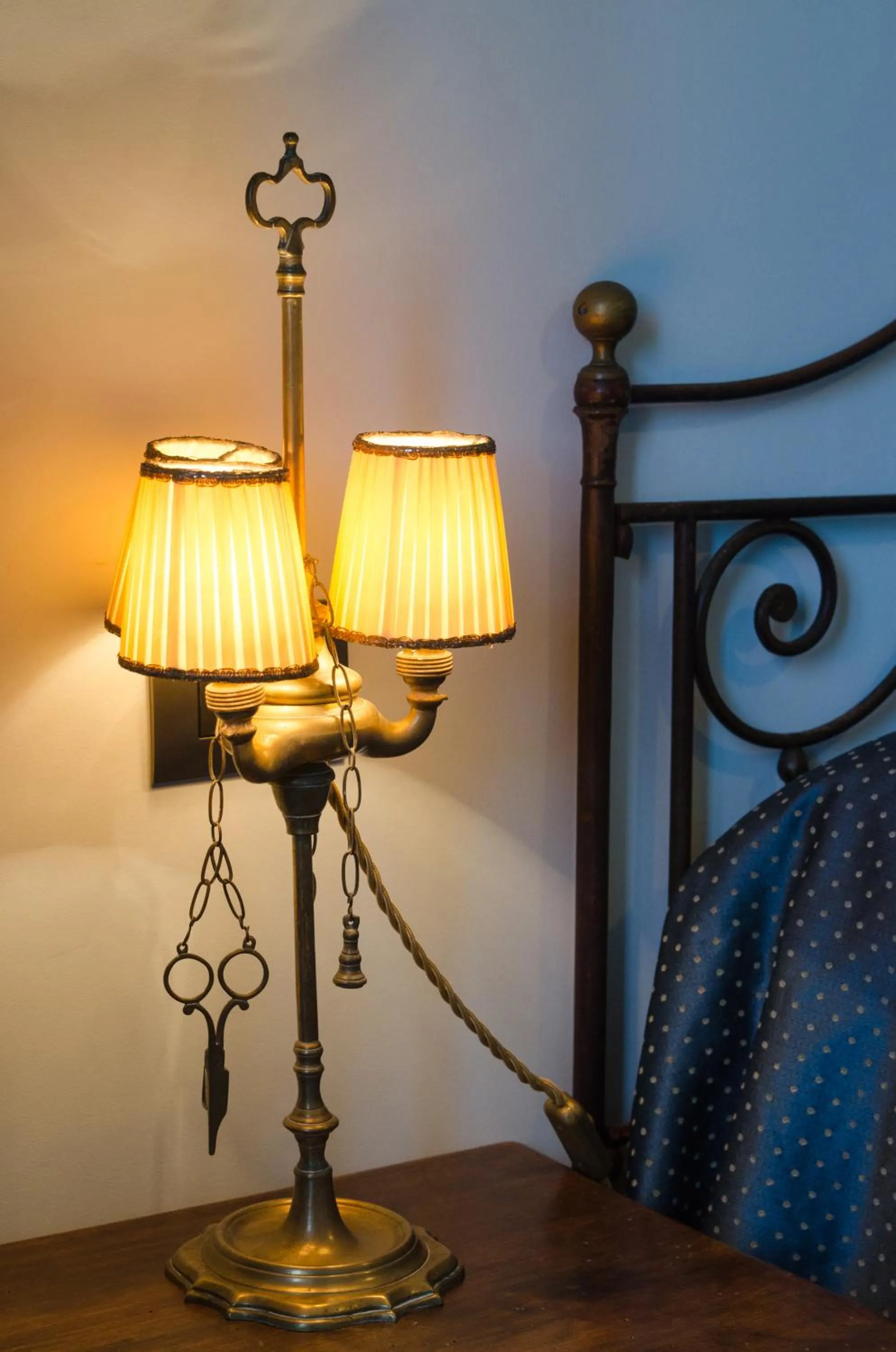 Decorative detail, Bed in Villa La Piccioncina Firenze