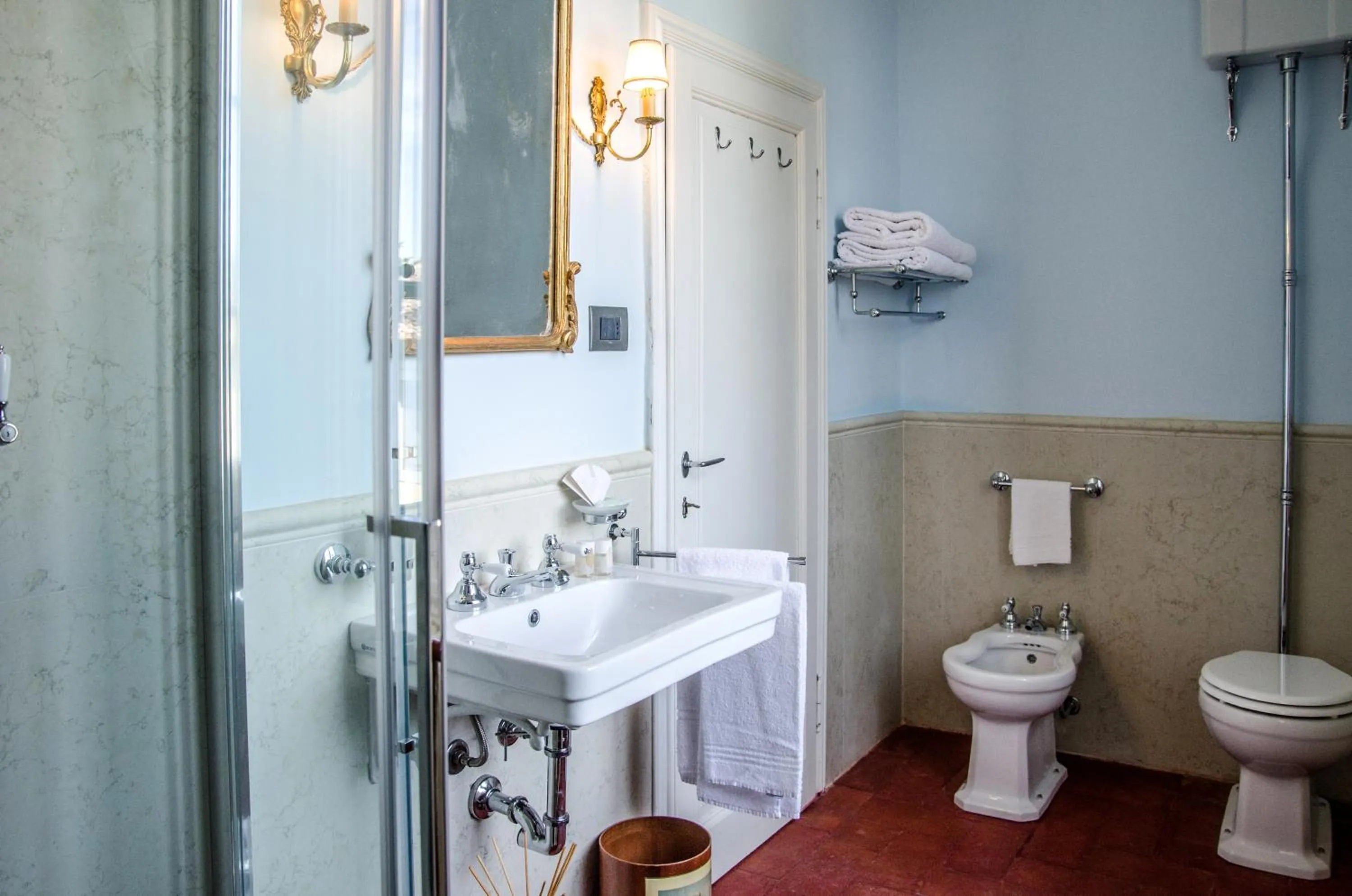 Shower in Villa La Piccioncina Firenze