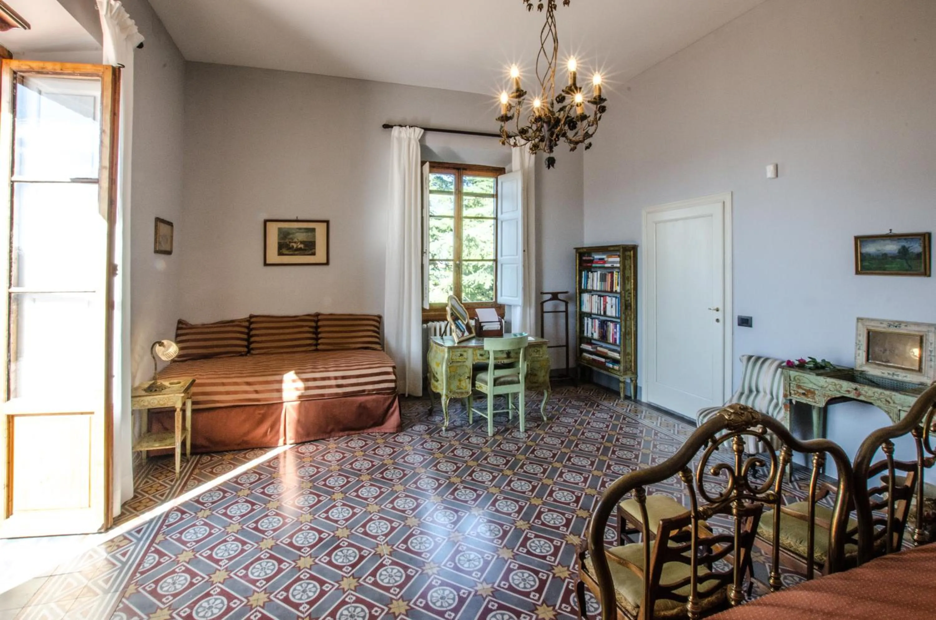 Photo of the whole room in Villa La Piccioncina Firenze