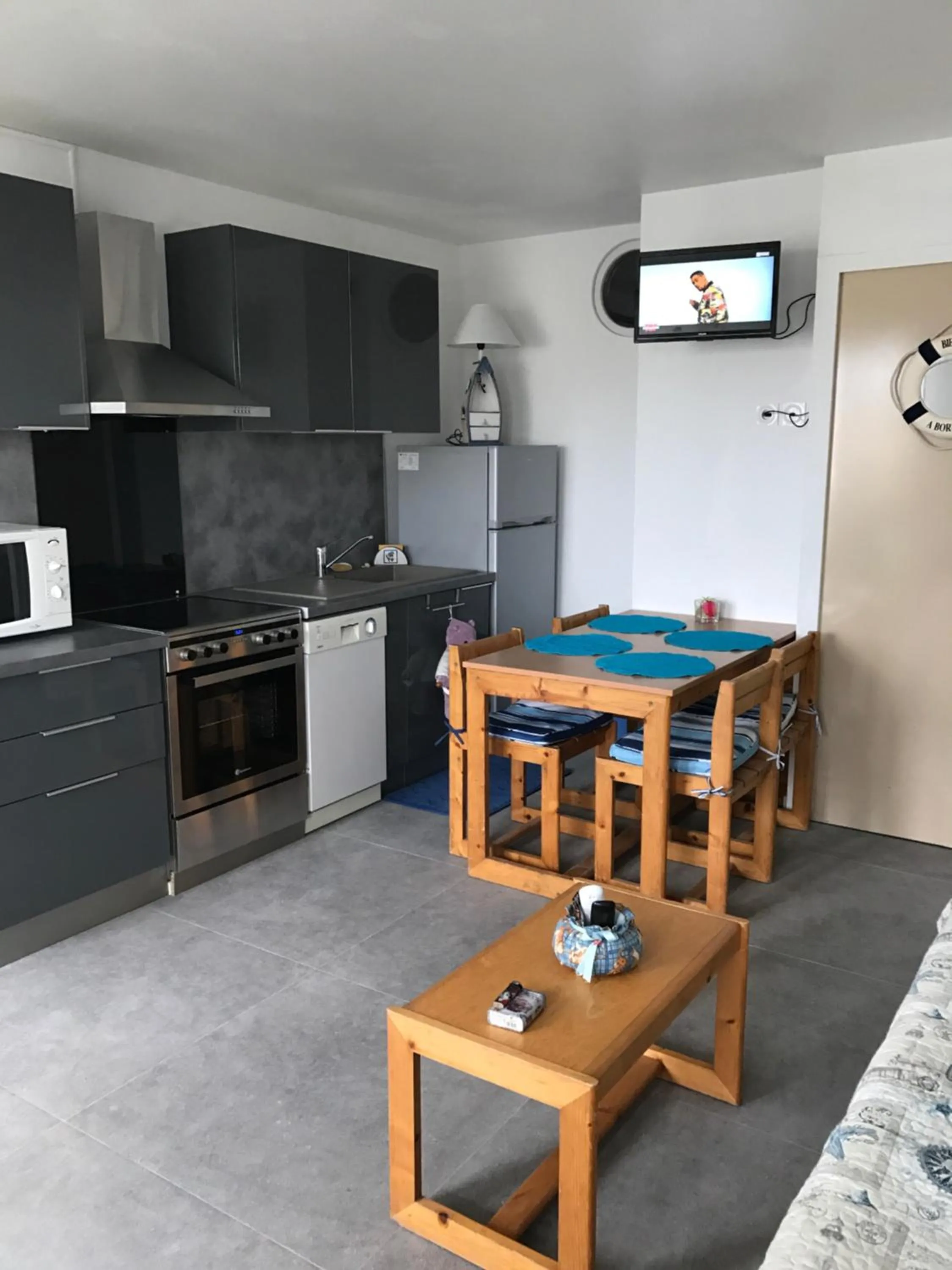 Les cigales de la mer Place de la libération