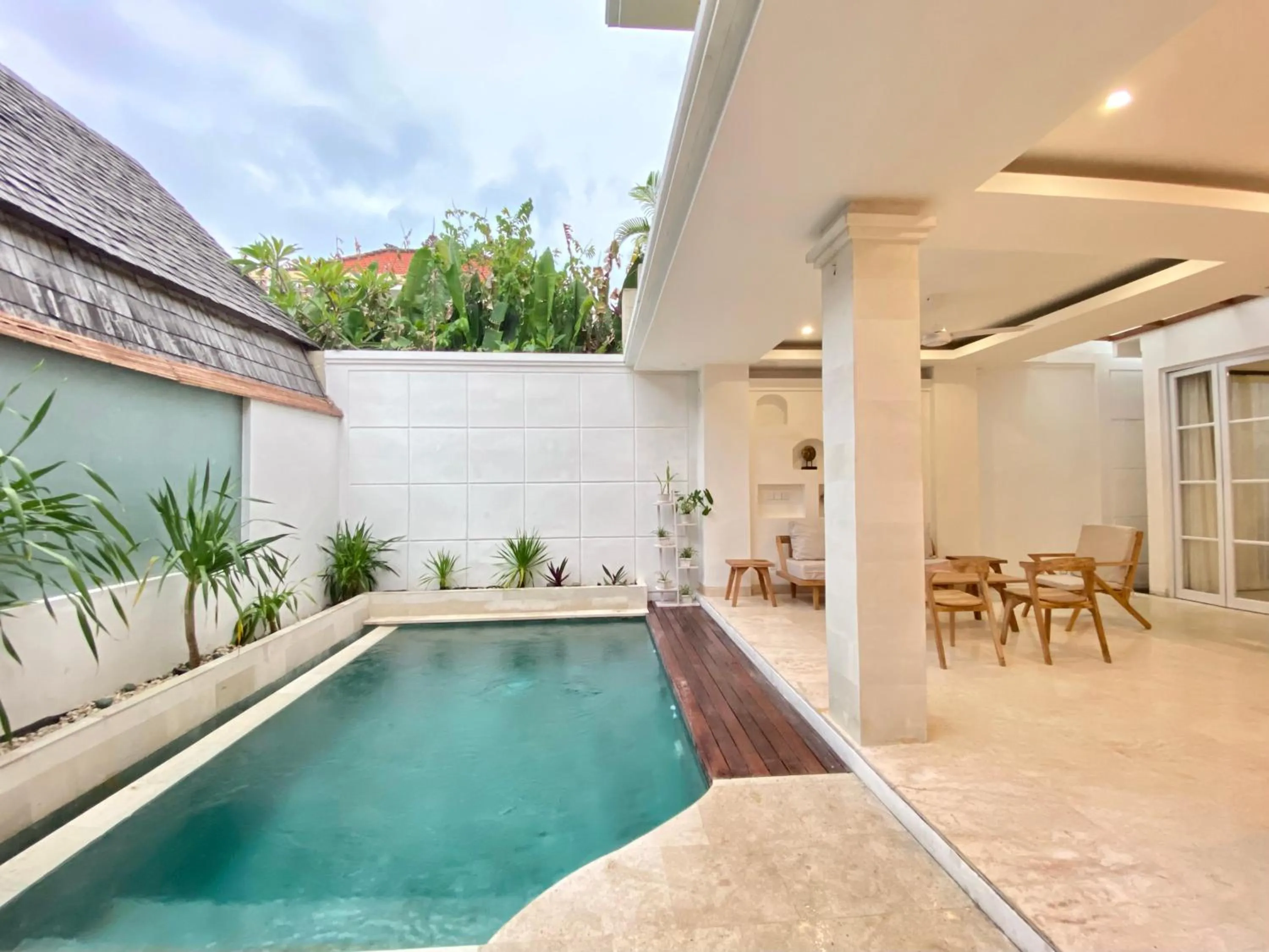 Swimming pool in Villa Harmony - Residence