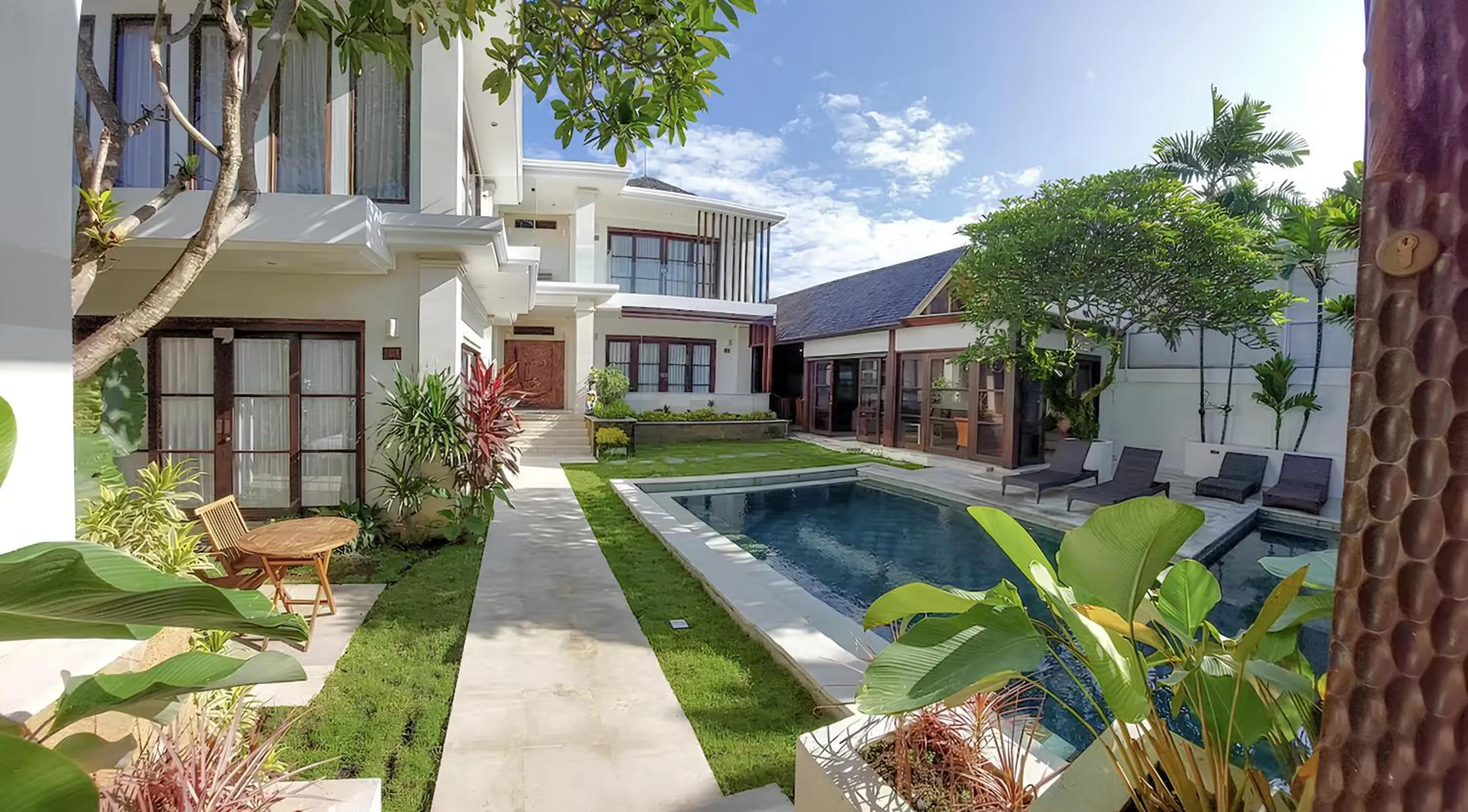 Property building in Villa Harmony - Residence