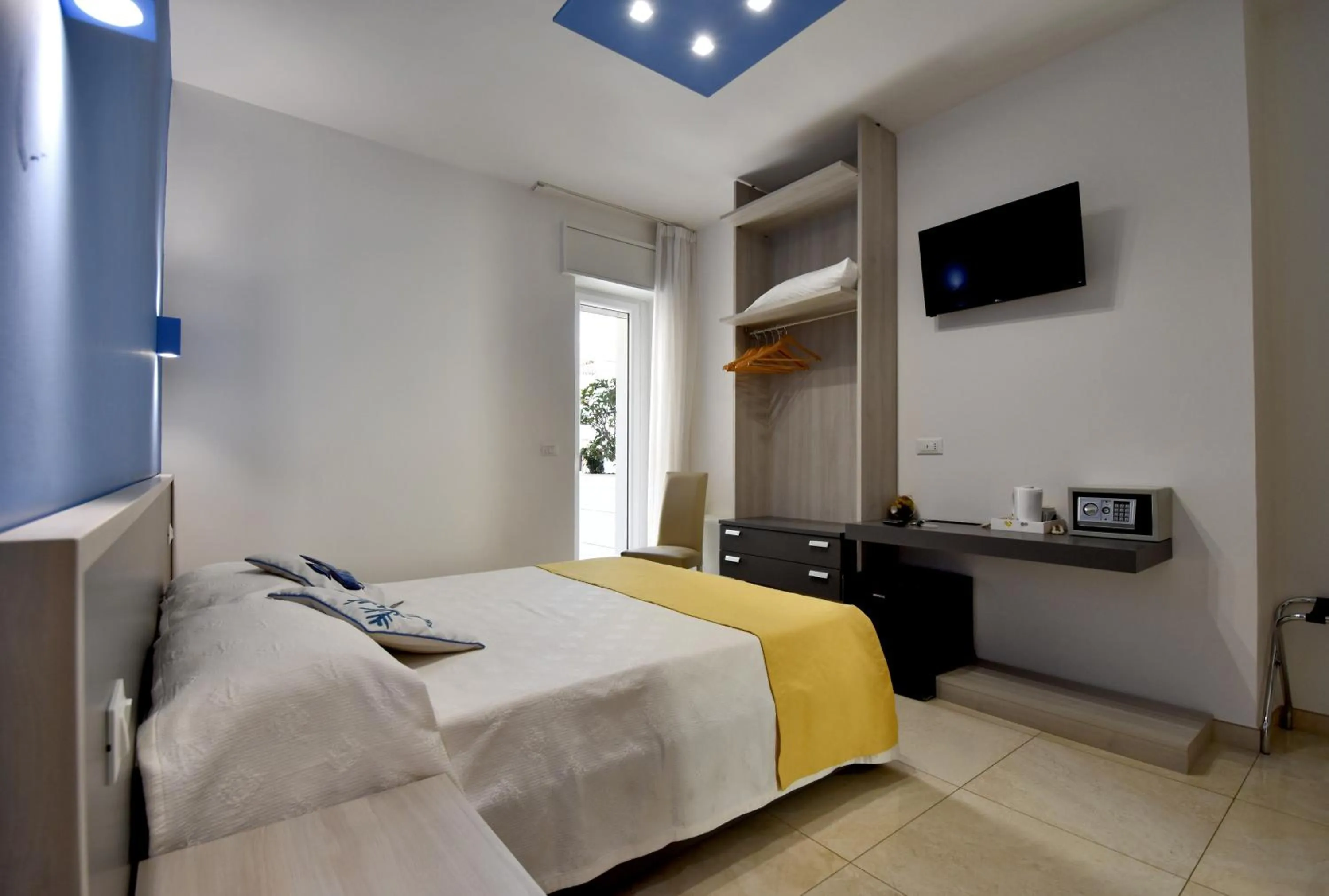 TV and multimedia, Bed in Ventidimaregallipoli