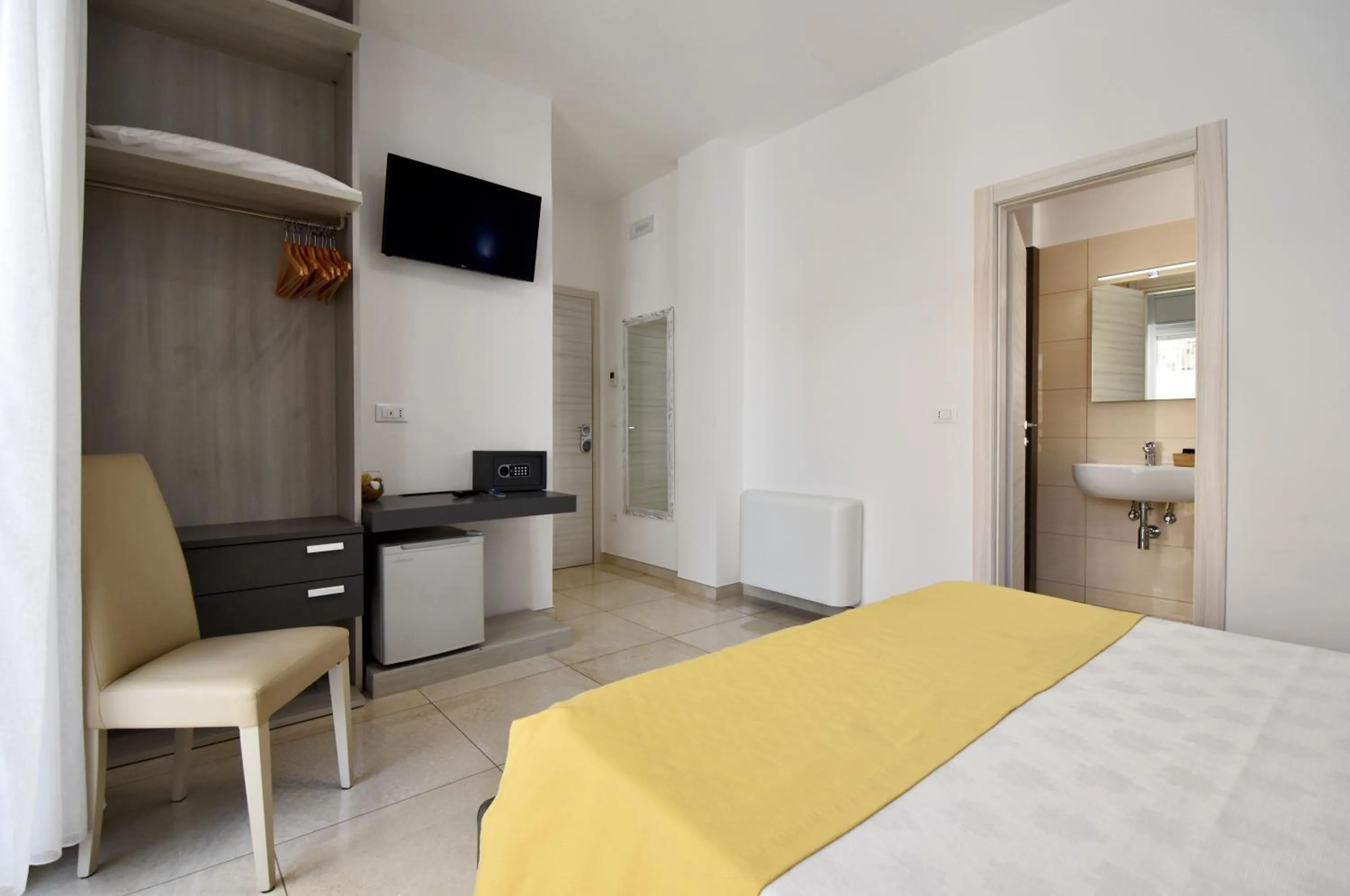 Bedroom, Bed in Ventidimaregallipoli