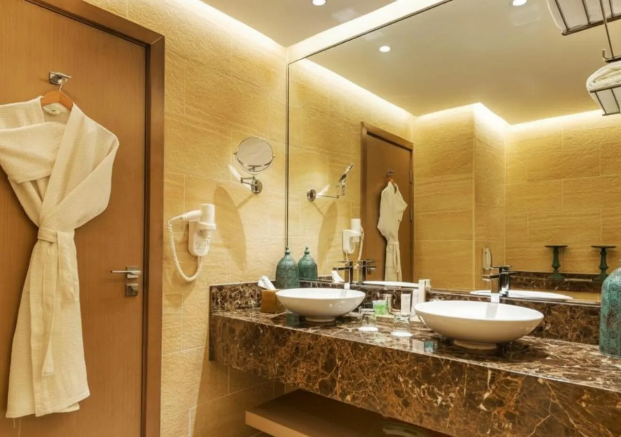 Shower in Royal Central Hotel and Resort The Palm