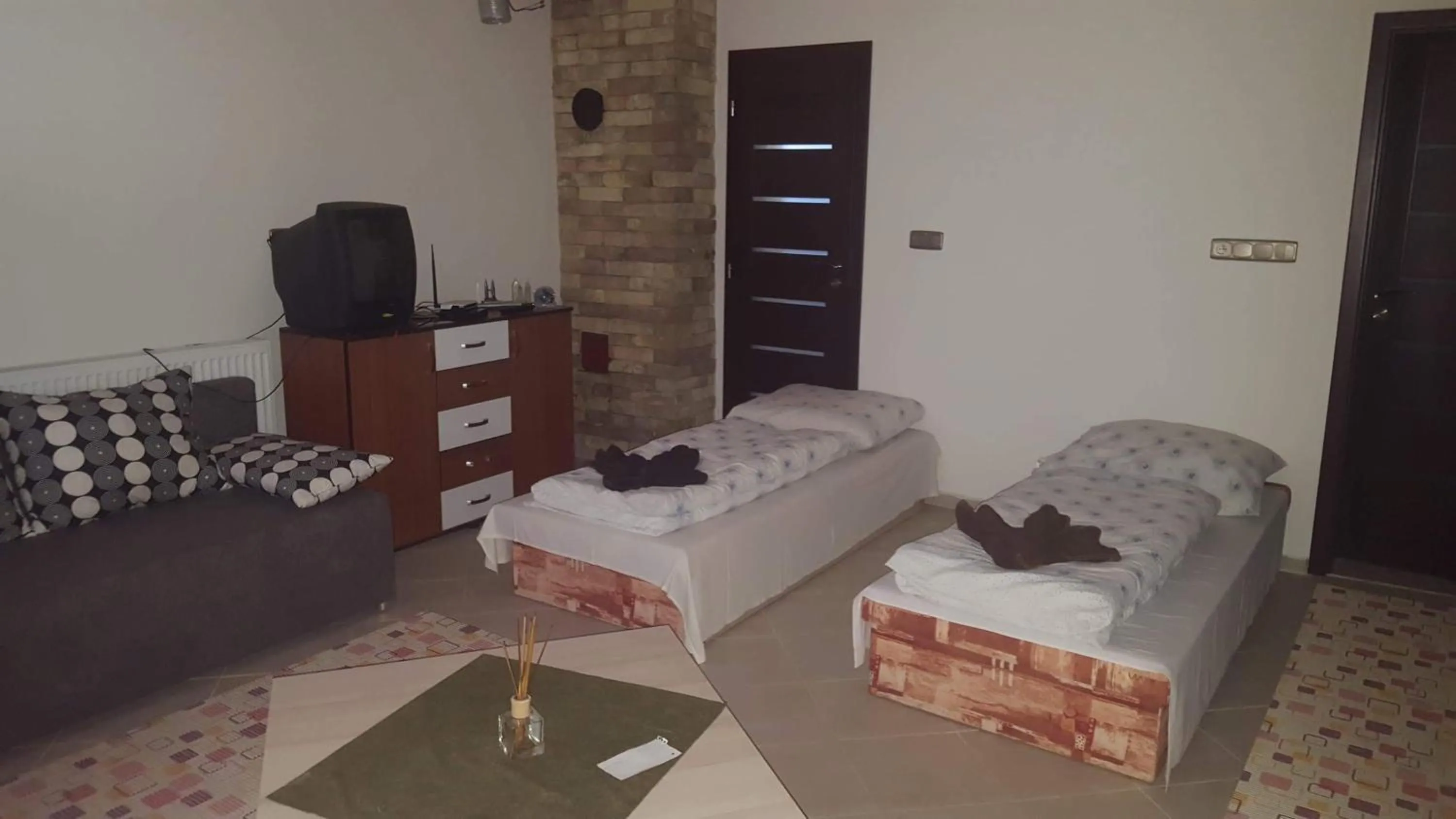 Photo of the whole room, Bed in Korona Panzió