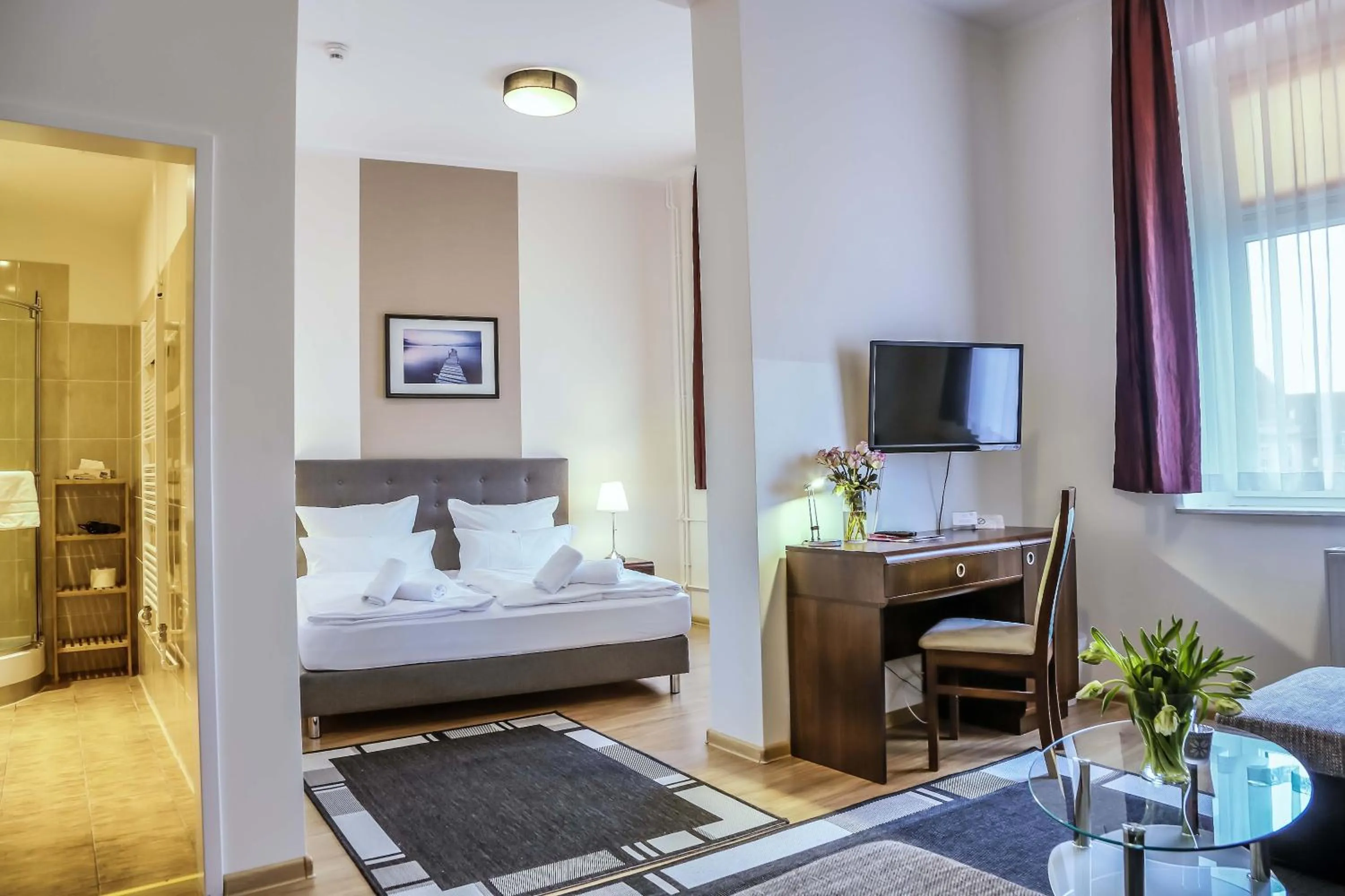 Photo of the whole room, Bed in City Residence Hotel Frankfurt-Oder Bahnhof