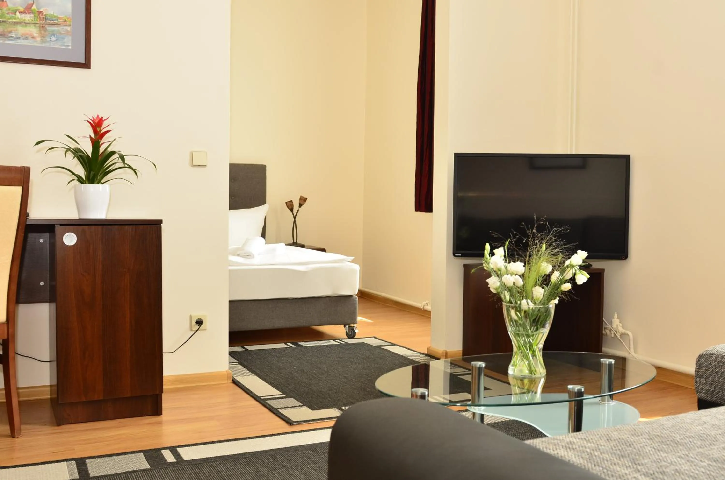 Photo of the whole room, Bed in City Residence Hotel Frankfurt-Oder Bahnhof