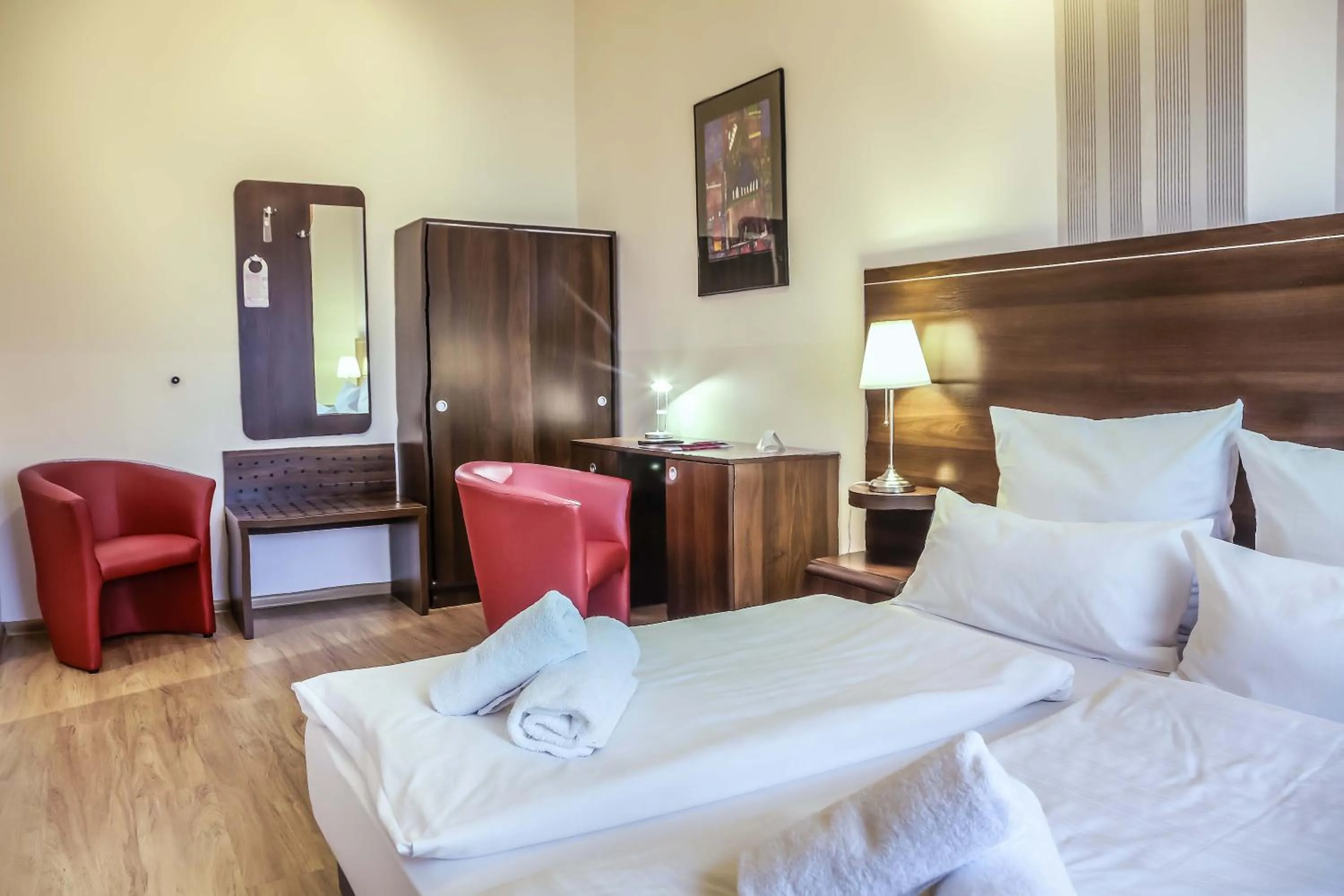 Photo of the whole room, Bed in City Residence Hotel Frankfurt-Oder Bahnhof