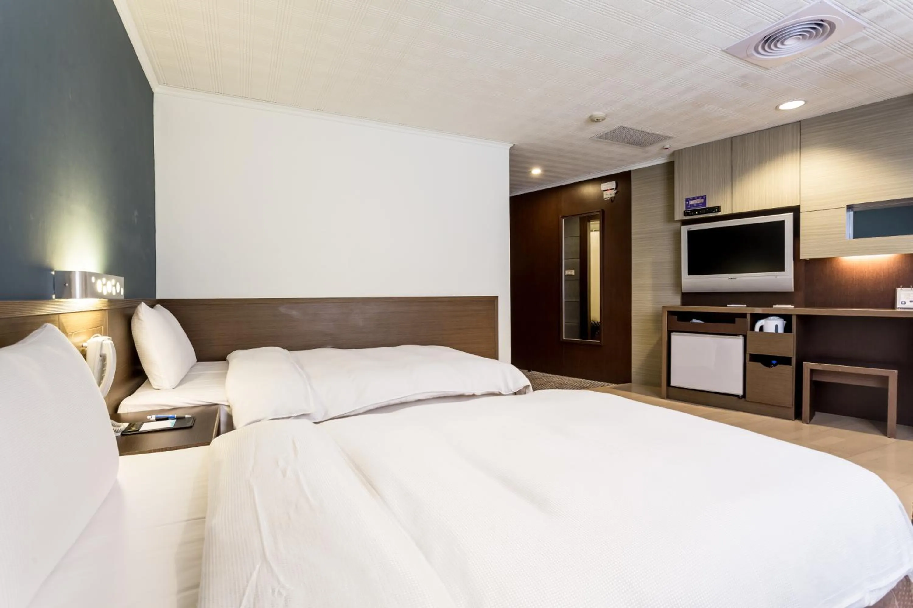 Bedroom, Bed in MF Hotel, penghu