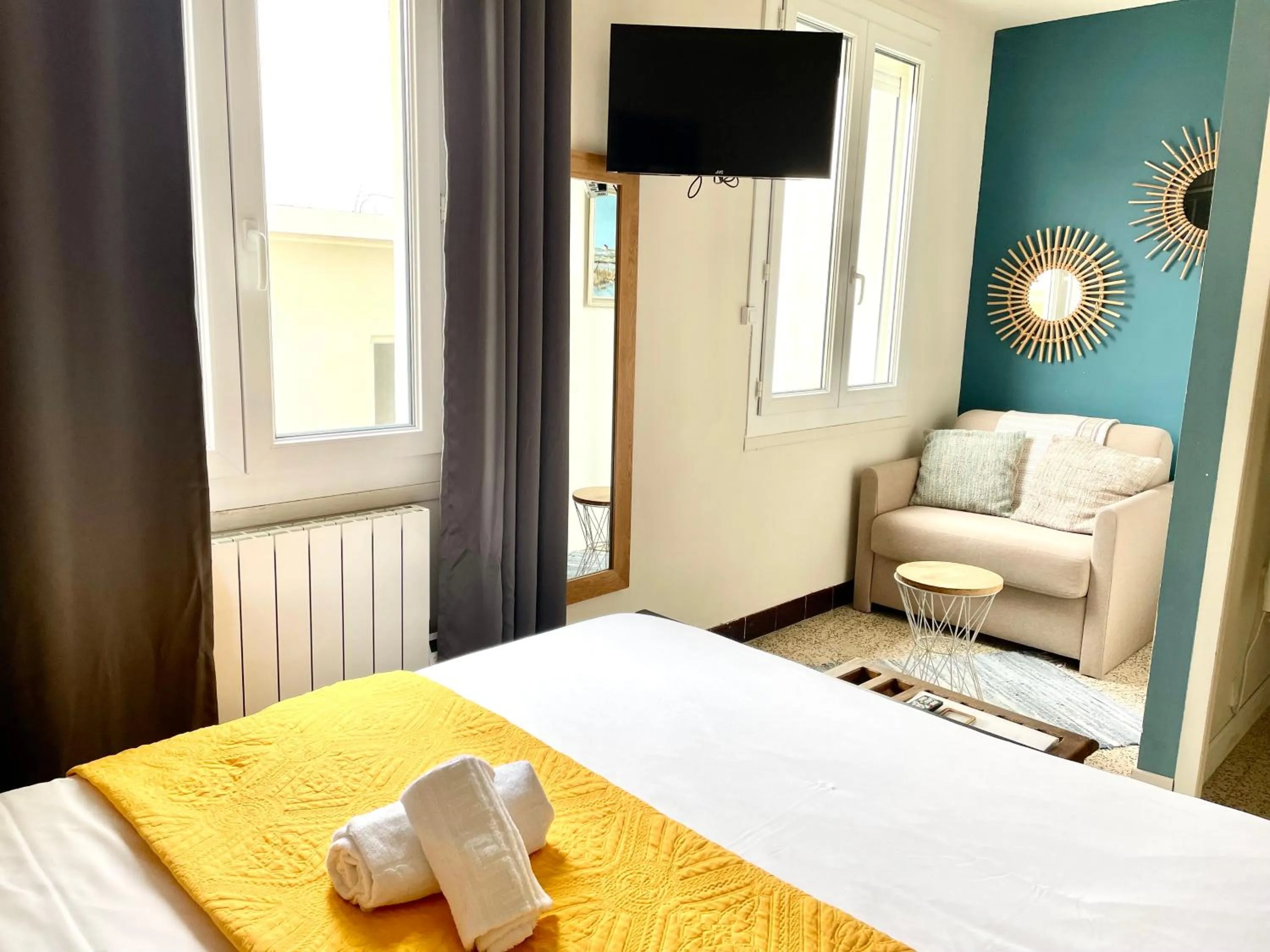 TV and multimedia in Hôtel Restaurant Gédéon