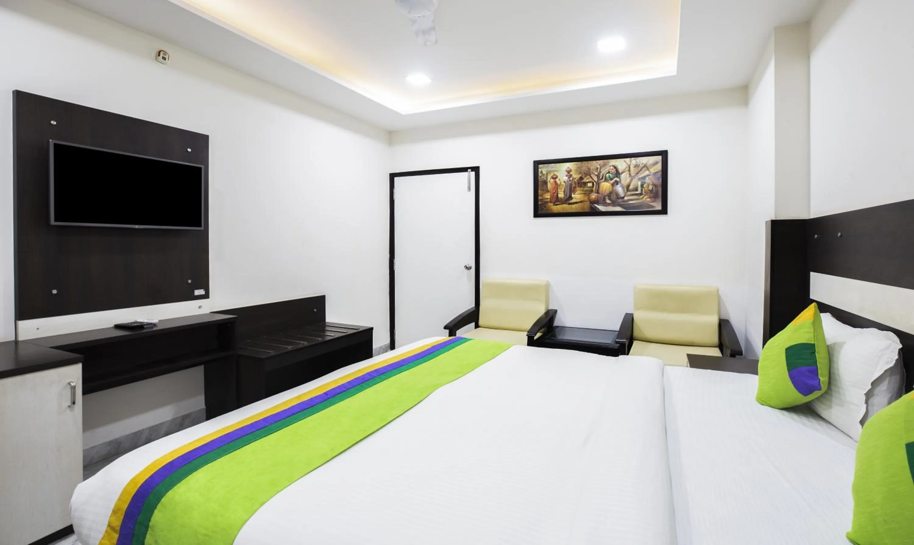 TV and multimedia, Bed in Hotel Royal Dezire Udaipur