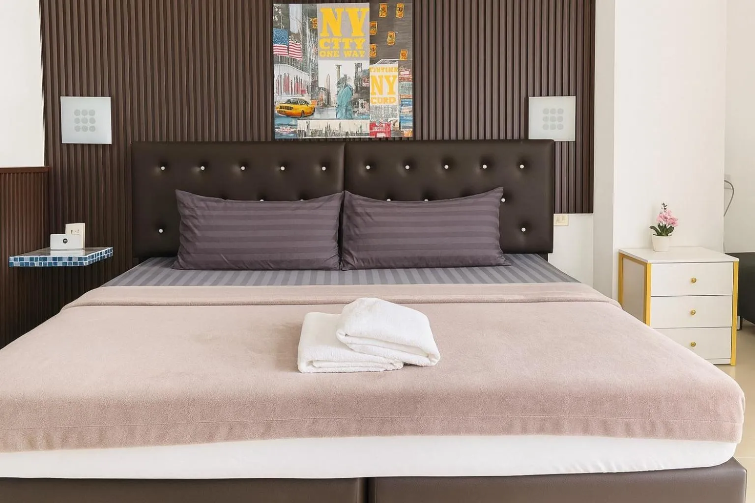 Bed in Happy Fish Guesthouse