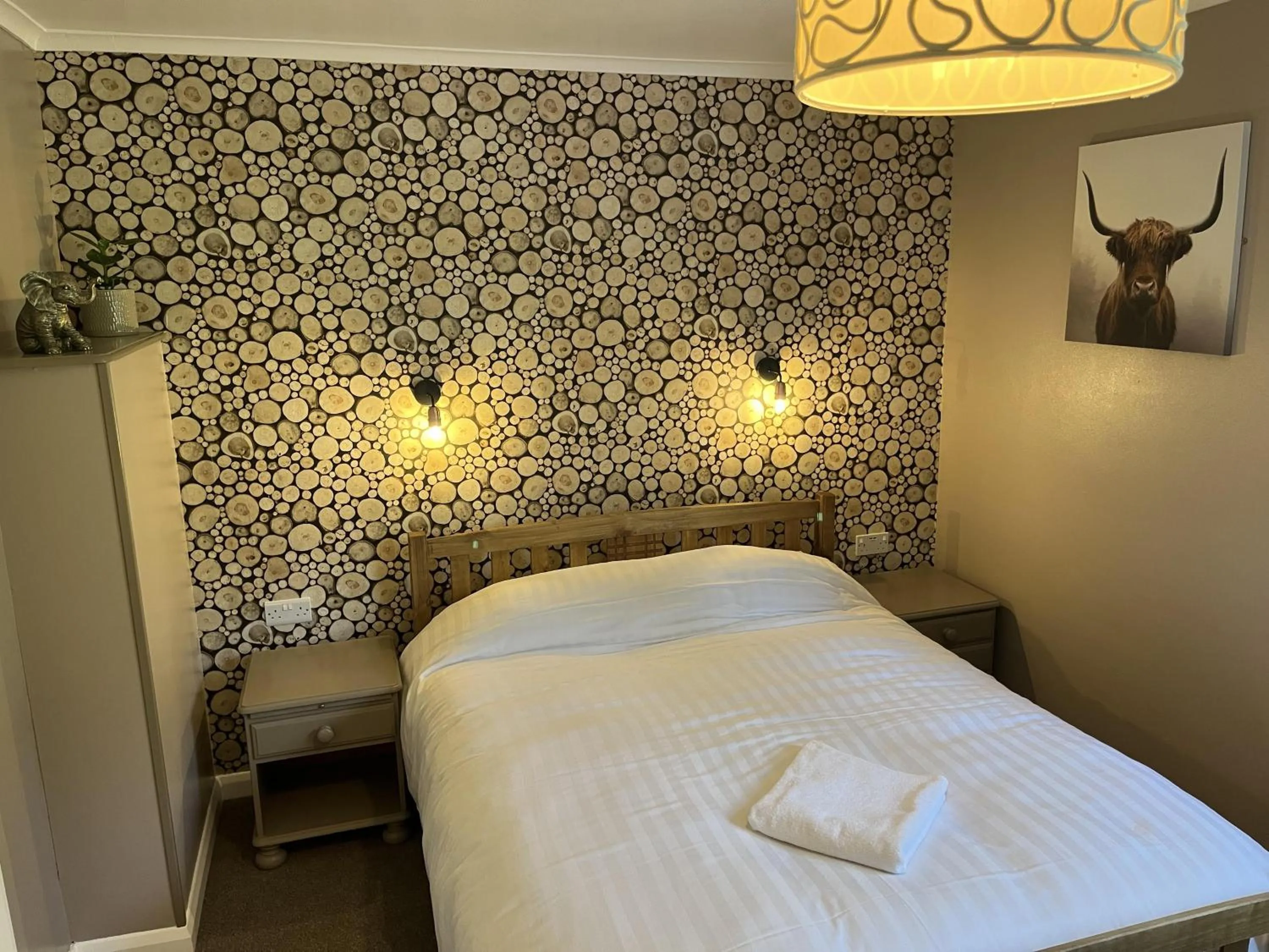 Bedroom, Bed in The Lake View Hotel