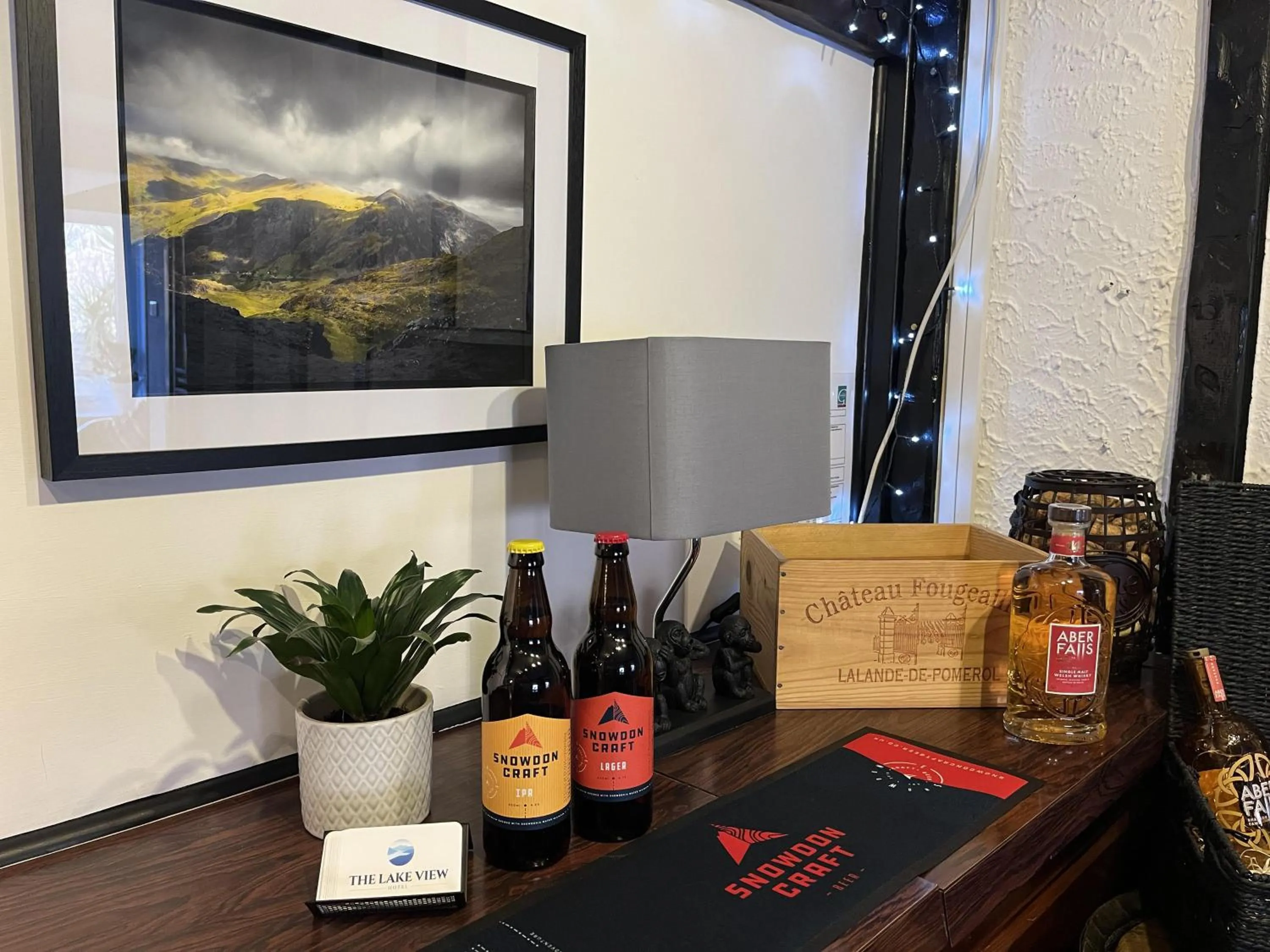 Lounge or bar in The Lake View Hotel